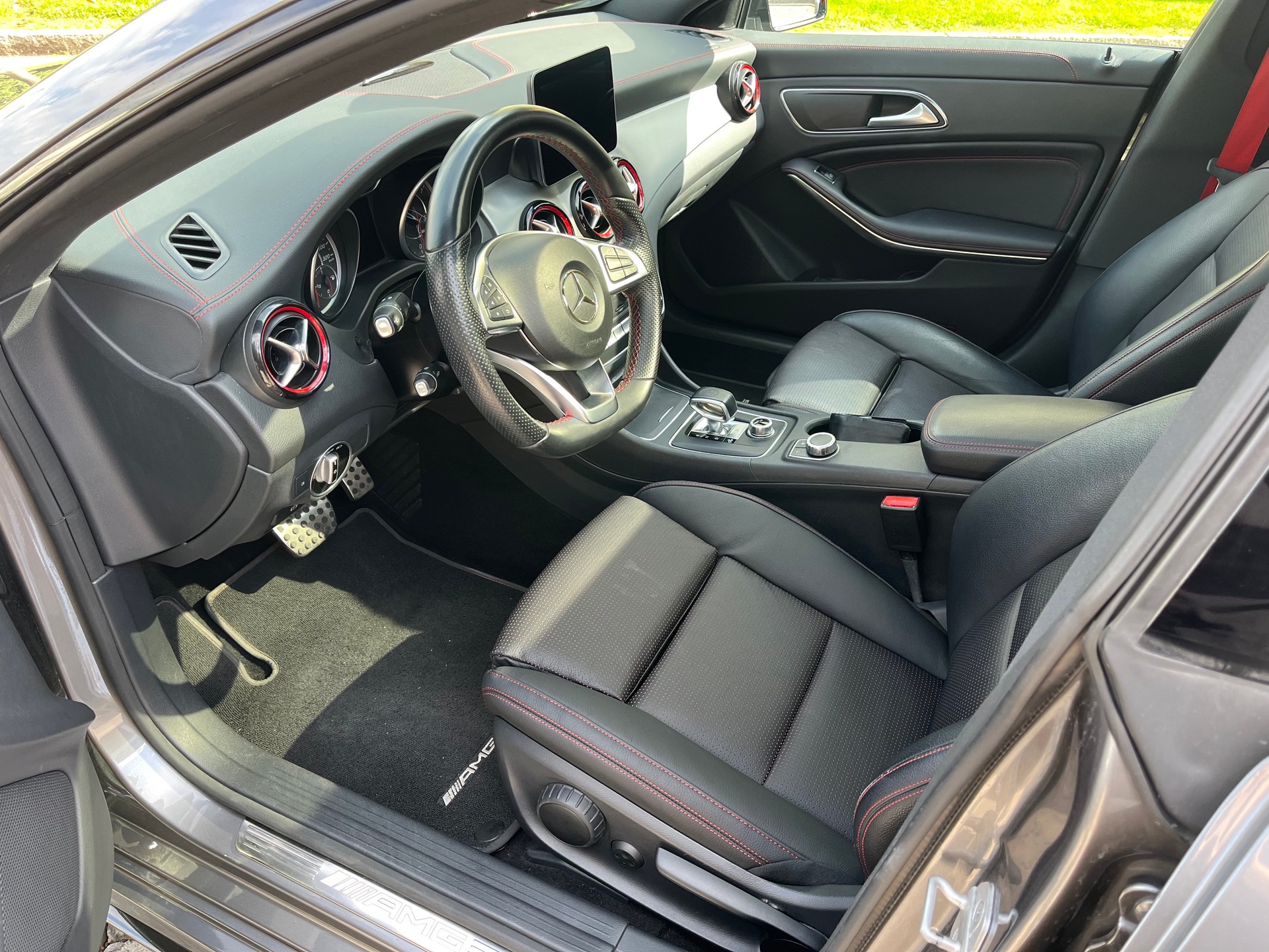 MERCEDES-BENZ CLA 45 AMG 4m-image-3