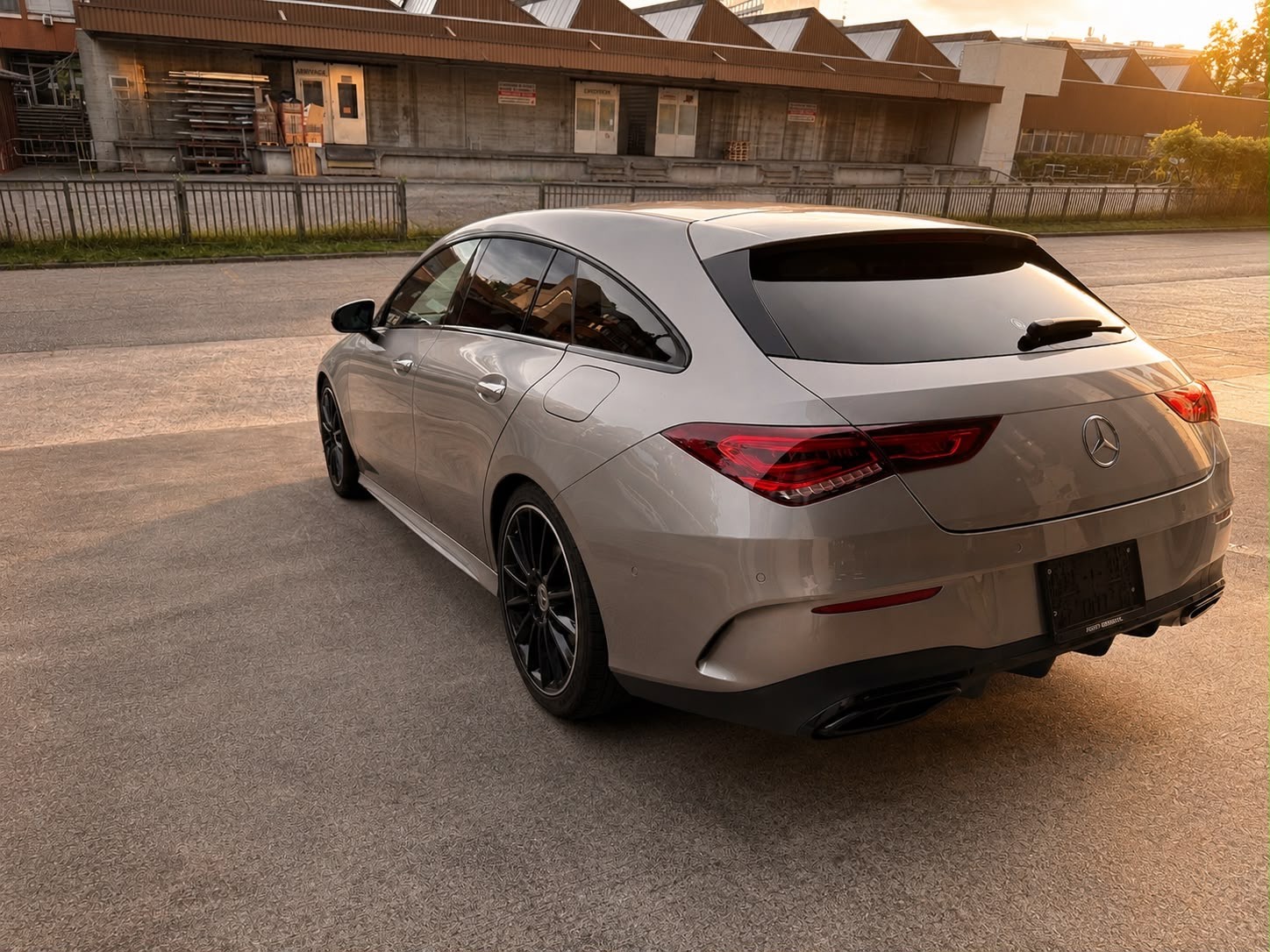MERCEDES-BENZ CLA Shooting Brake 200 AMG Line 7G-DCT-image-4