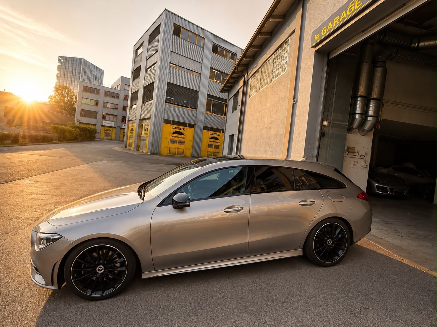 MERCEDES-BENZ CLA Shooting Brake 200 AMG Line 7G-DCT-image-2