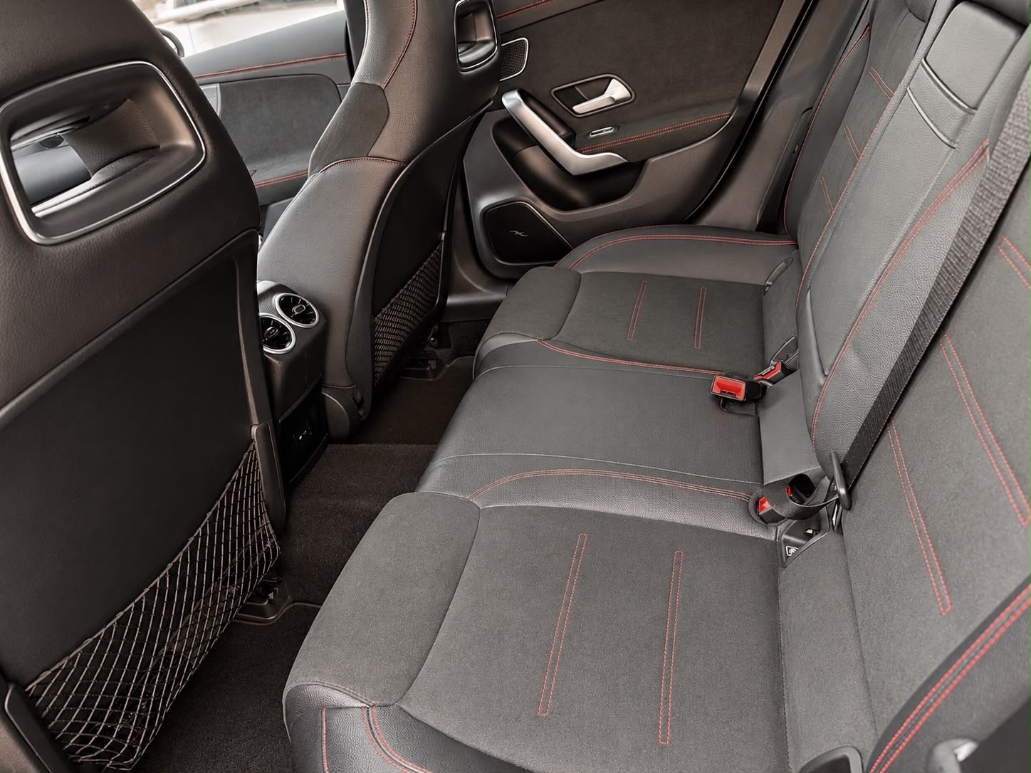 MERCEDES-BENZ CLA Shooting Brake 200 AMG Line 7G-DCT-image-7
