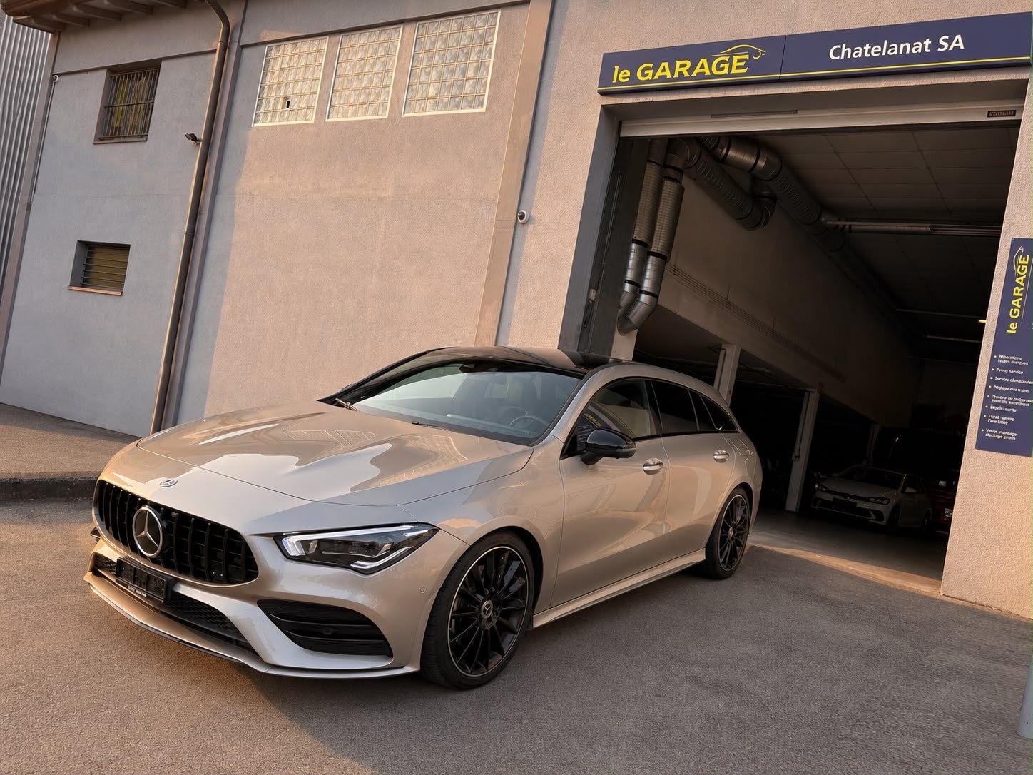 MERCEDES-BENZ CLA Shooting Brake 200 AMG Line 7G-DCT