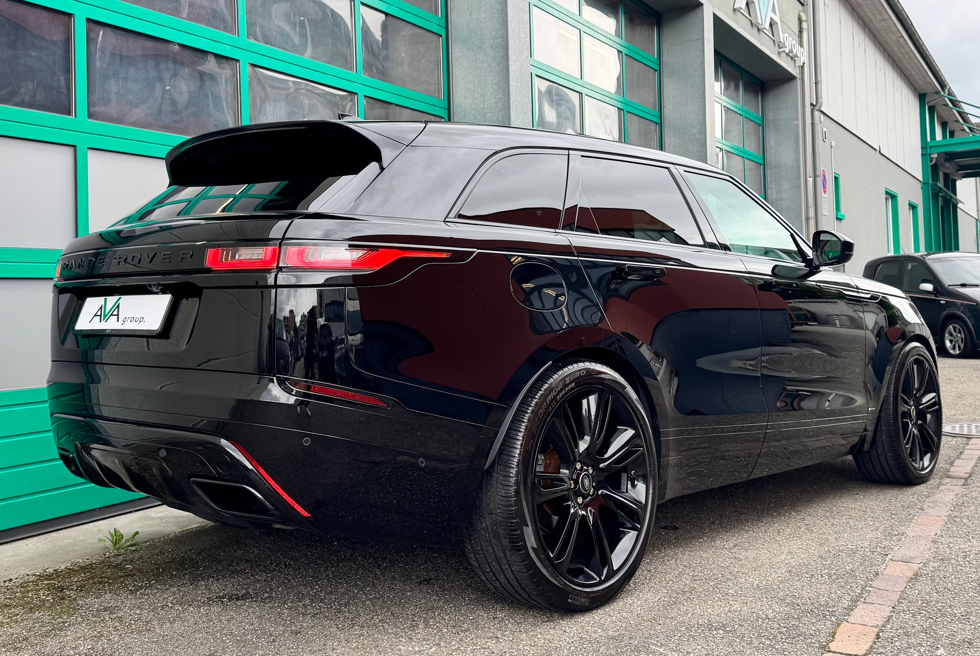 LAND ROVER Range Rover Velar R-Dynamic P 380 S Automatic-image-3