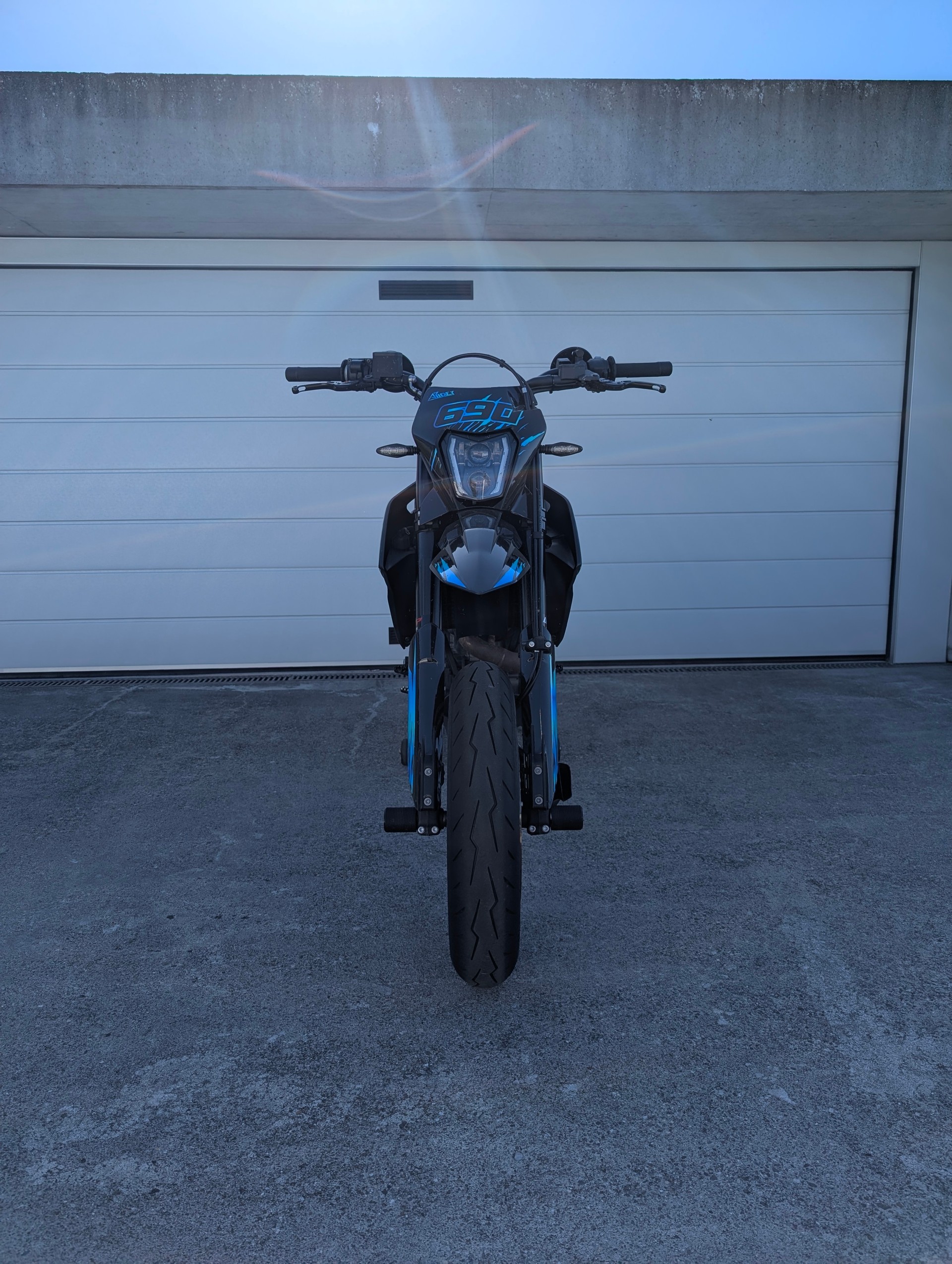 KTM 690 SMC R-image-2