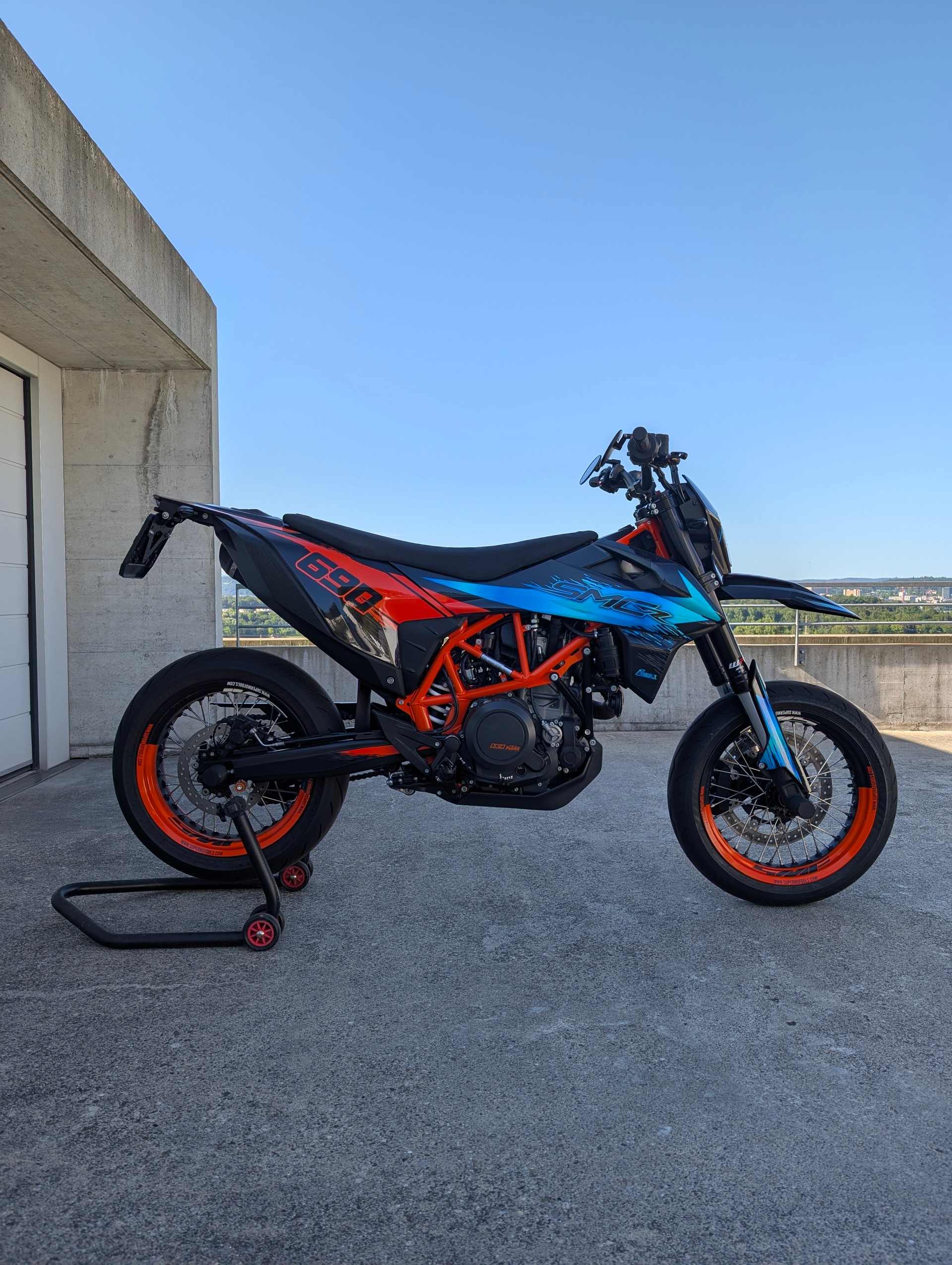 KTM 690 SMC R-image-0