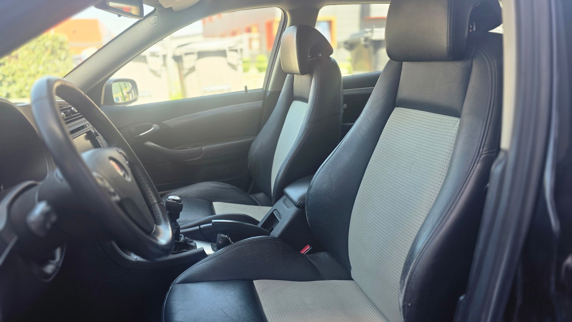 SAAB 9-3 1.9 TiD Linear-image-8
