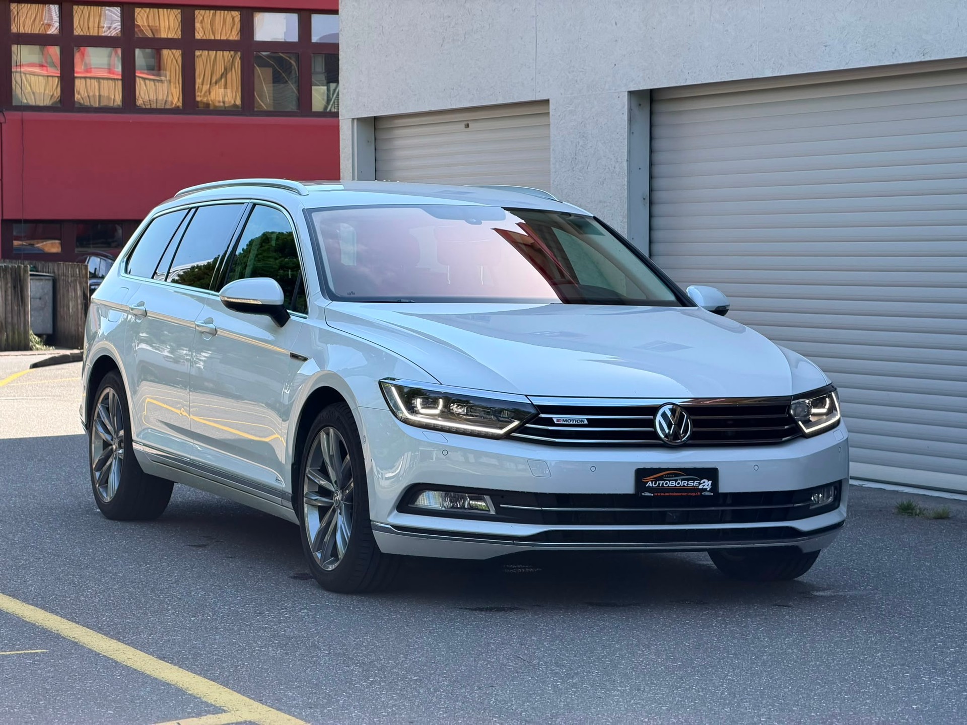 VW Passat Variant 2.0 TDI 190 SCR Highl. DSG 4m-showroom-element-1