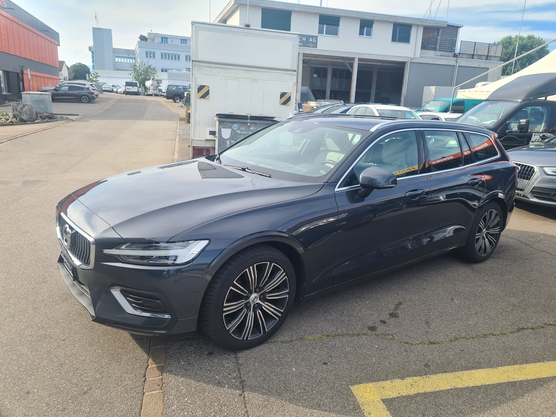 VOLVO V60 D4 AWD Inscription Geartronic-image-4