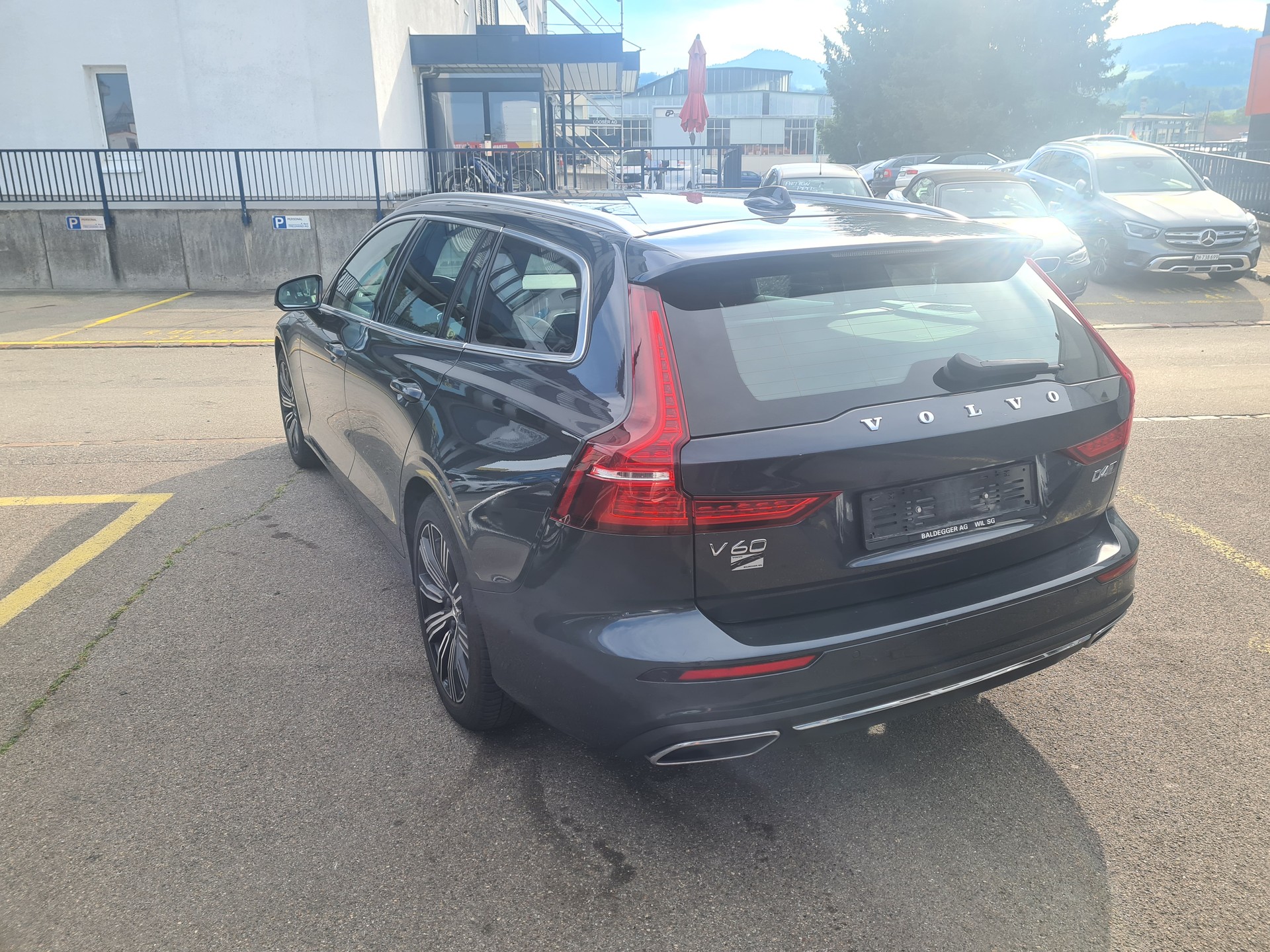 VOLVO V60 D4 AWD Inscription Geartronic-showroom-element-3
