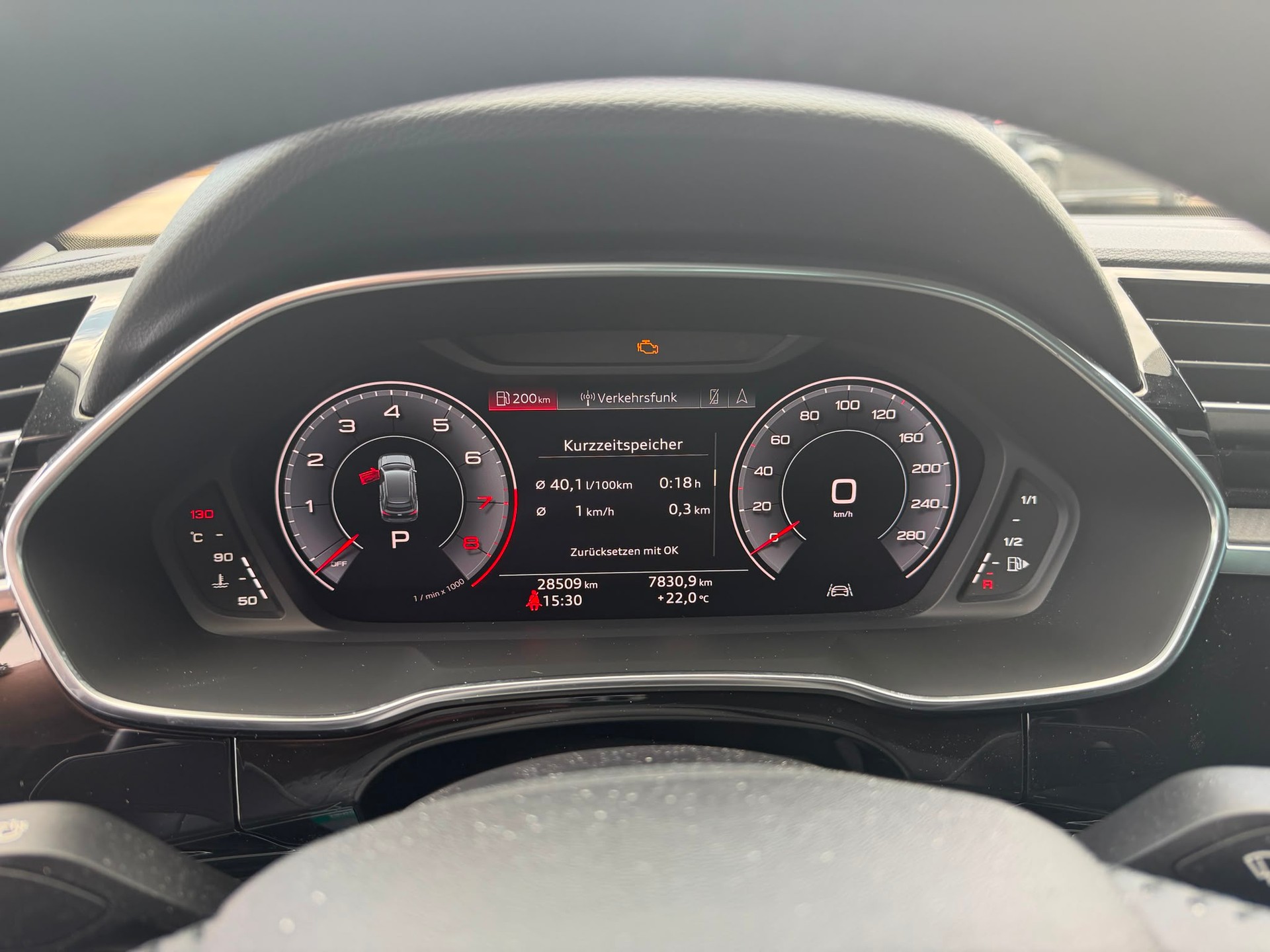 AUDI Q3 40 TFSI advanced quattro S-tronic-image-14
