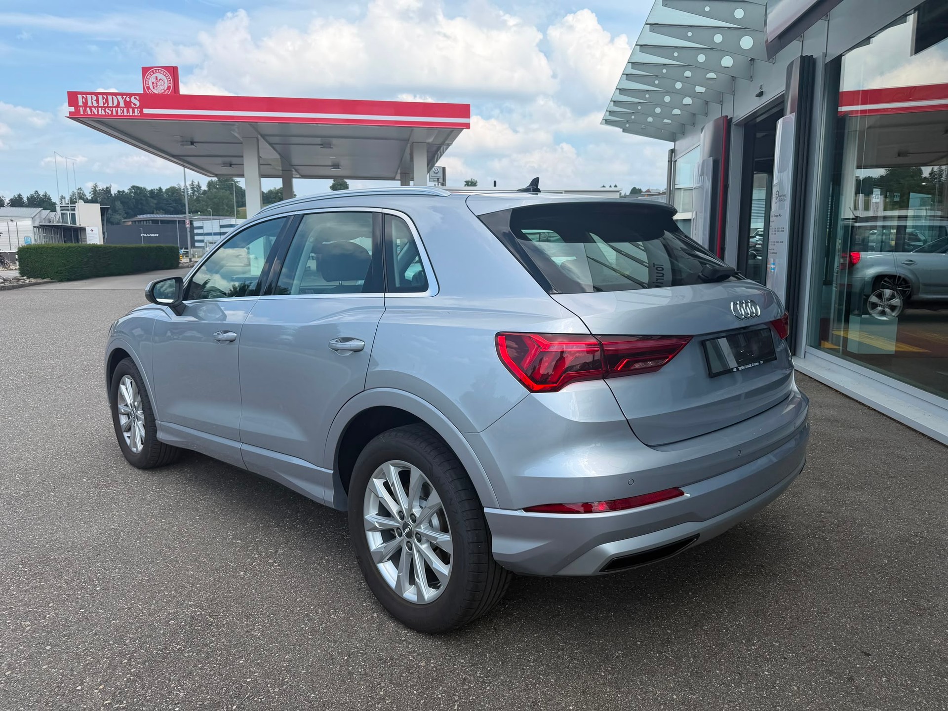 AUDI Q3 40 TFSI advanced quattro S-tronic-showroom-element-2