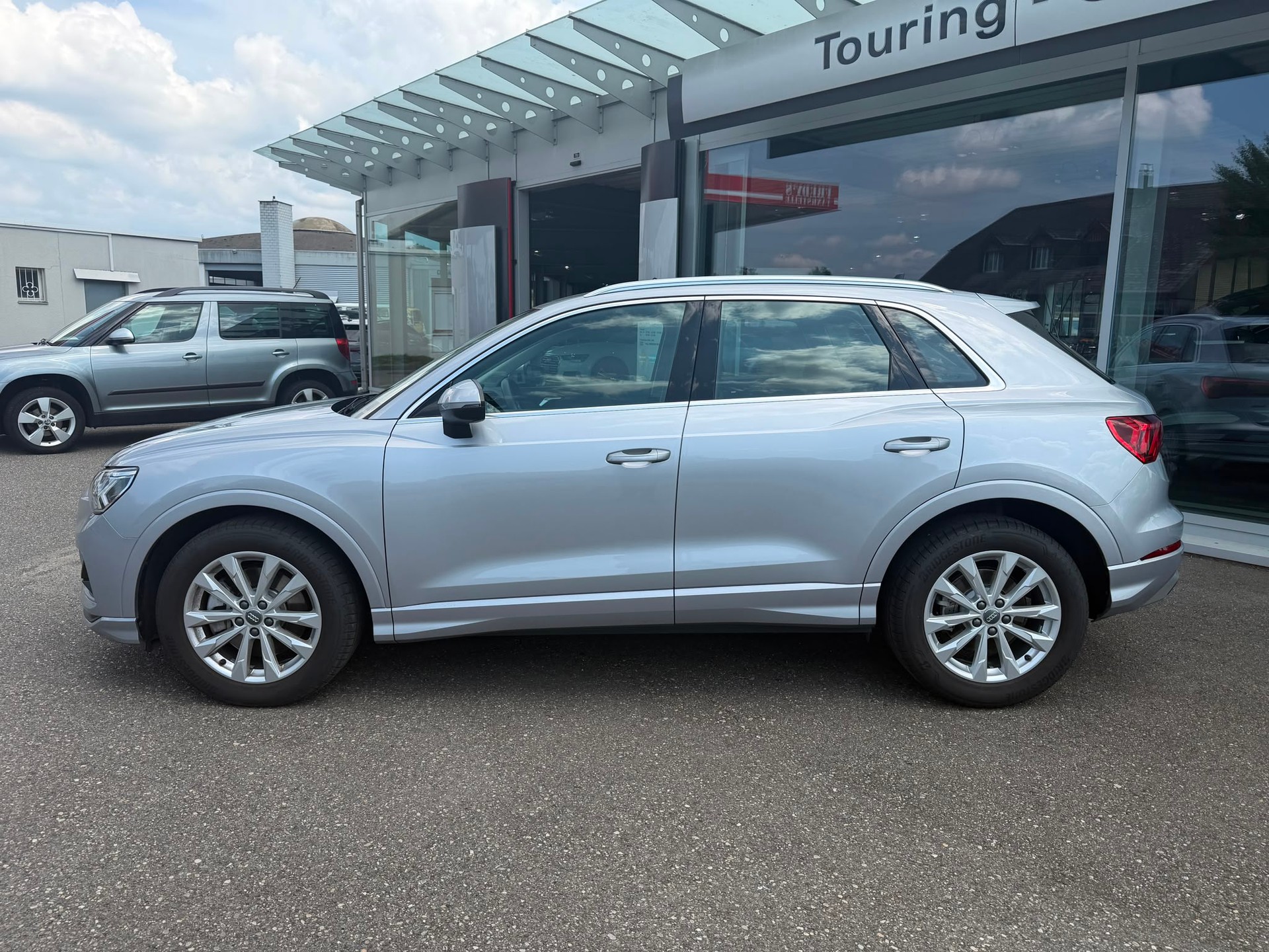 AUDI Q3 40 TFSI advanced quattro S-tronic-showroom-element-1