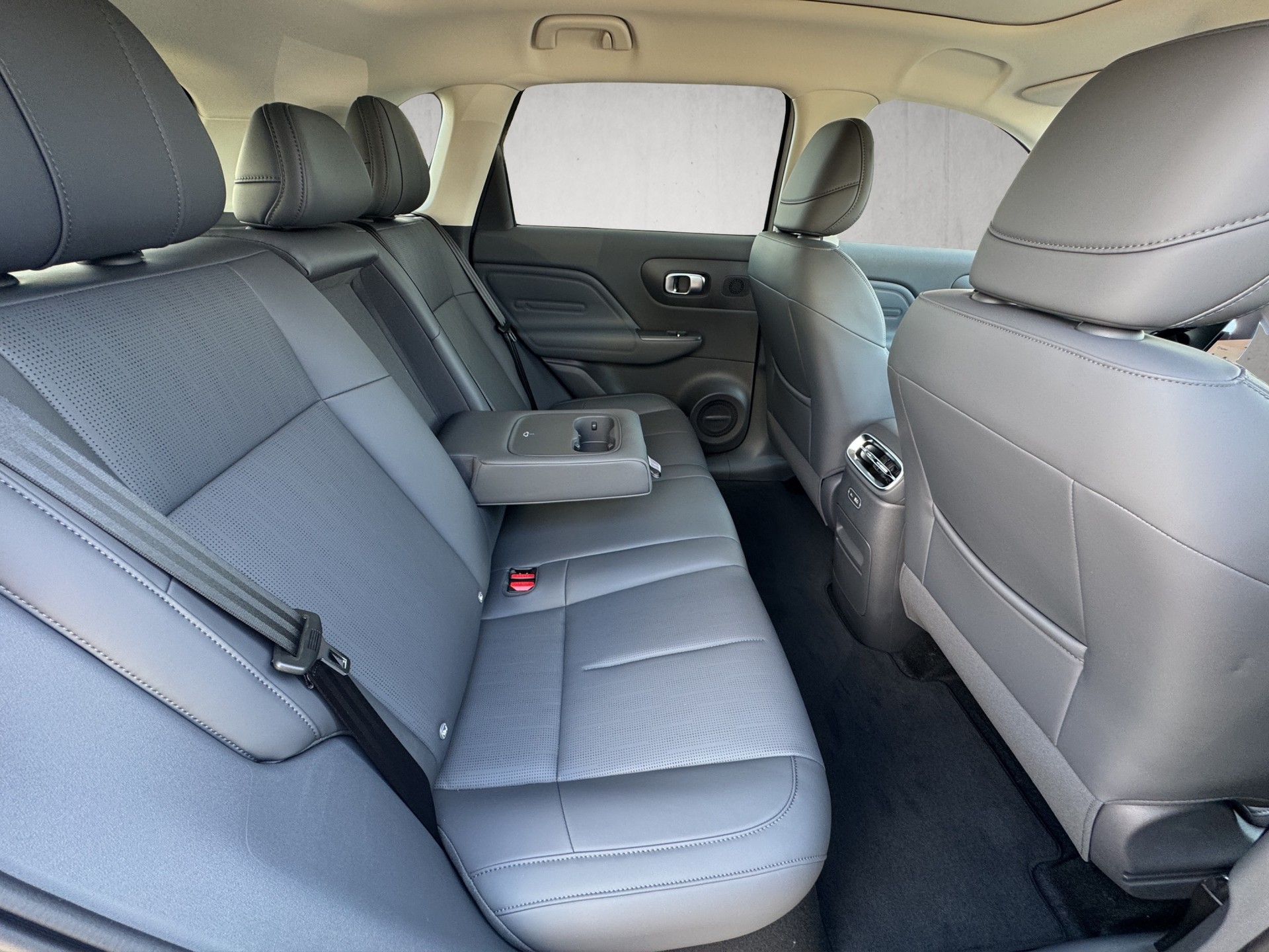 LEAPMOTOR B10 1.5 Hybrid EV-image-12