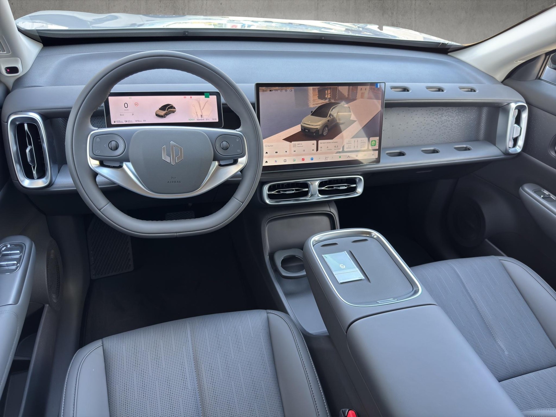 LEAPMOTOR B10 1.5 Hybrid EV-image-9