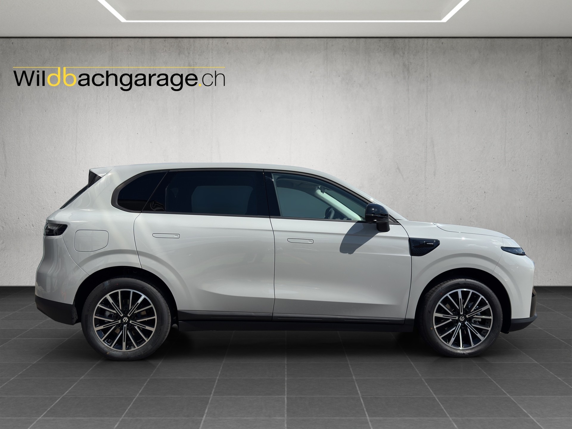 LEAPMOTOR B10 1.5 Hybrid EV-image-5