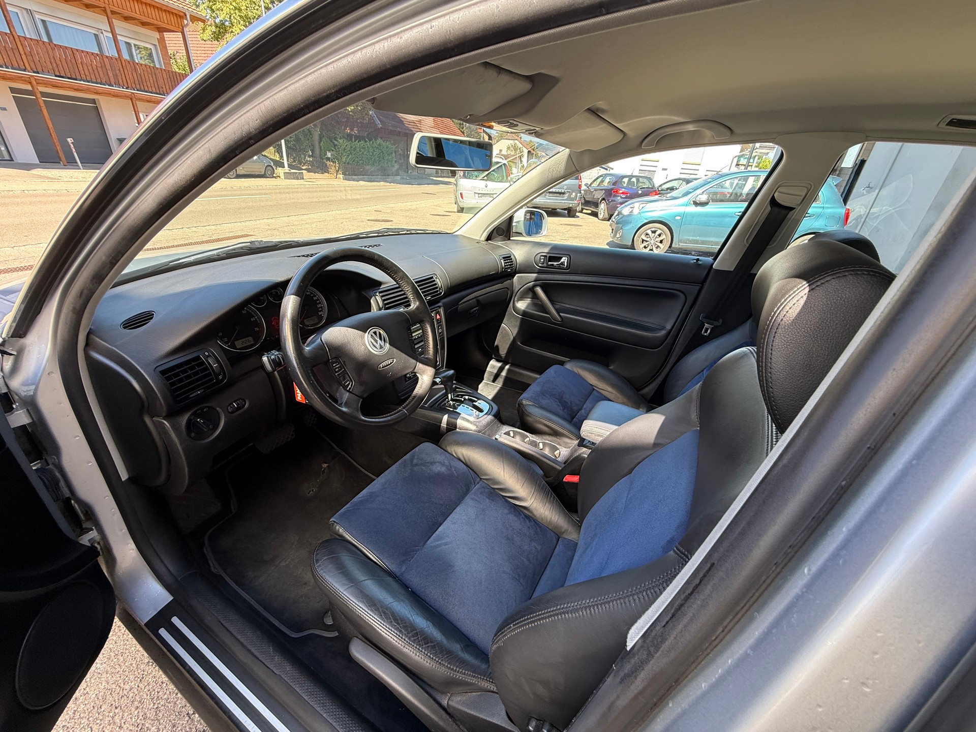 VW Passat 1.8 T Highline-image-10
