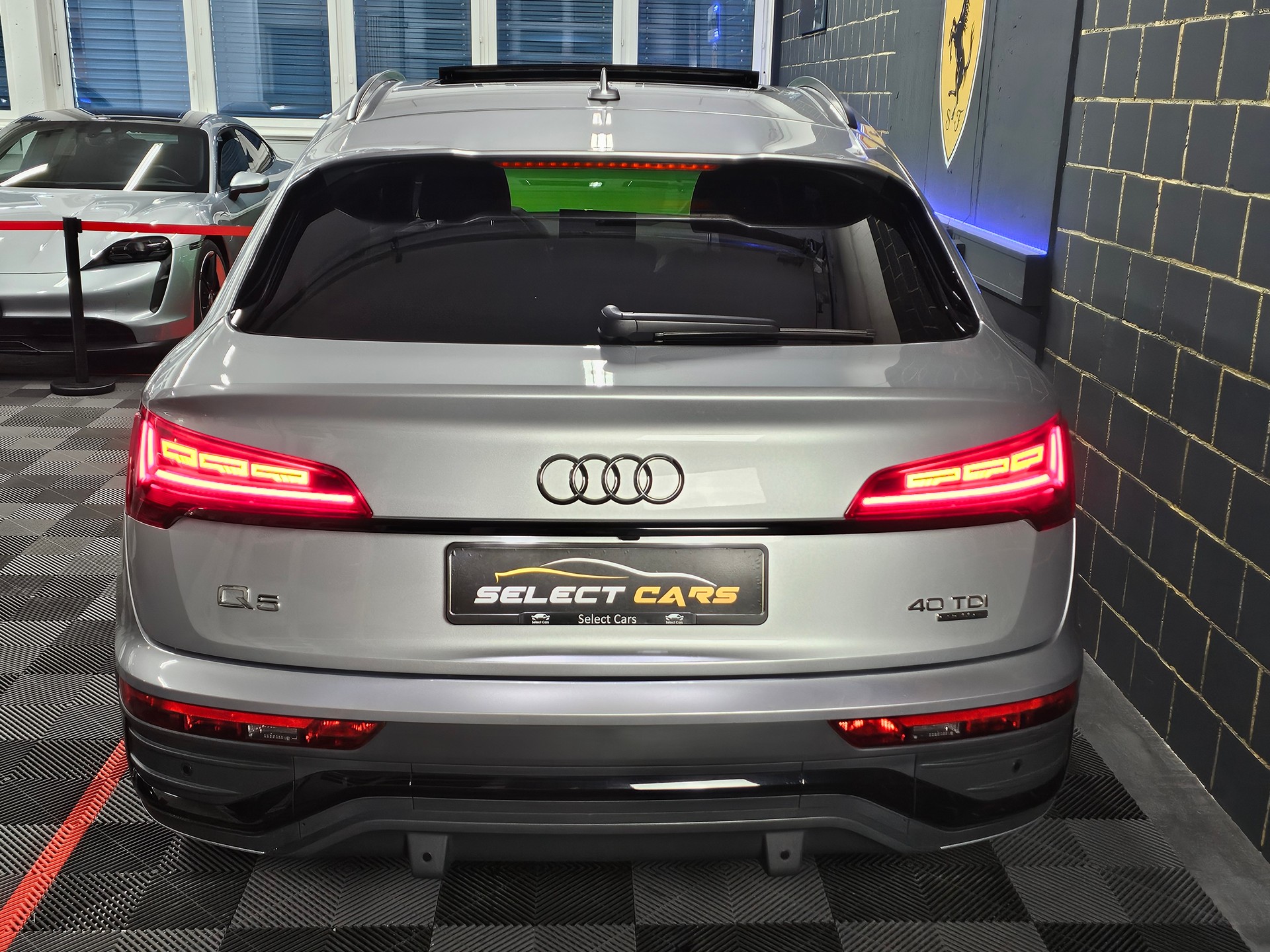 AUDI Q5 Sportback 40 TDI S line quattro S-tronic-image-7