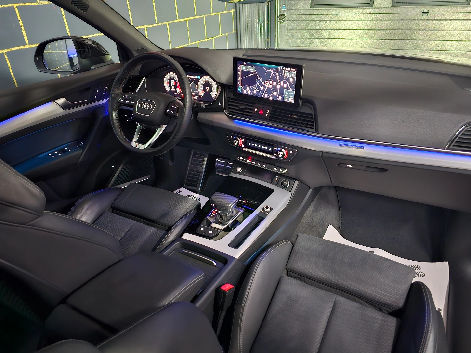 AUDI Q5 Sportback 40 TDI S line quattro S-tronic-image-8