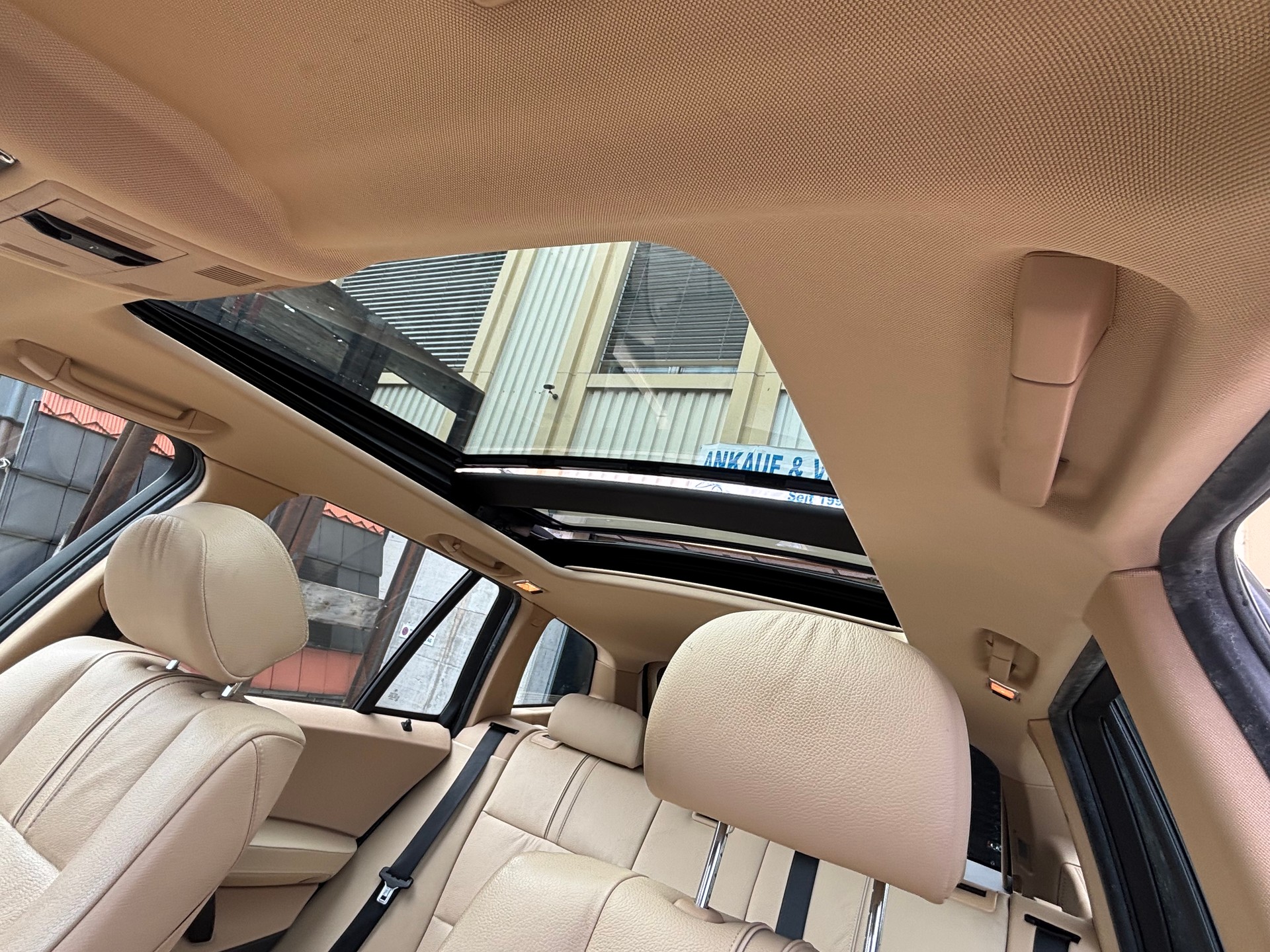 BMW X3 3.0i-image-11