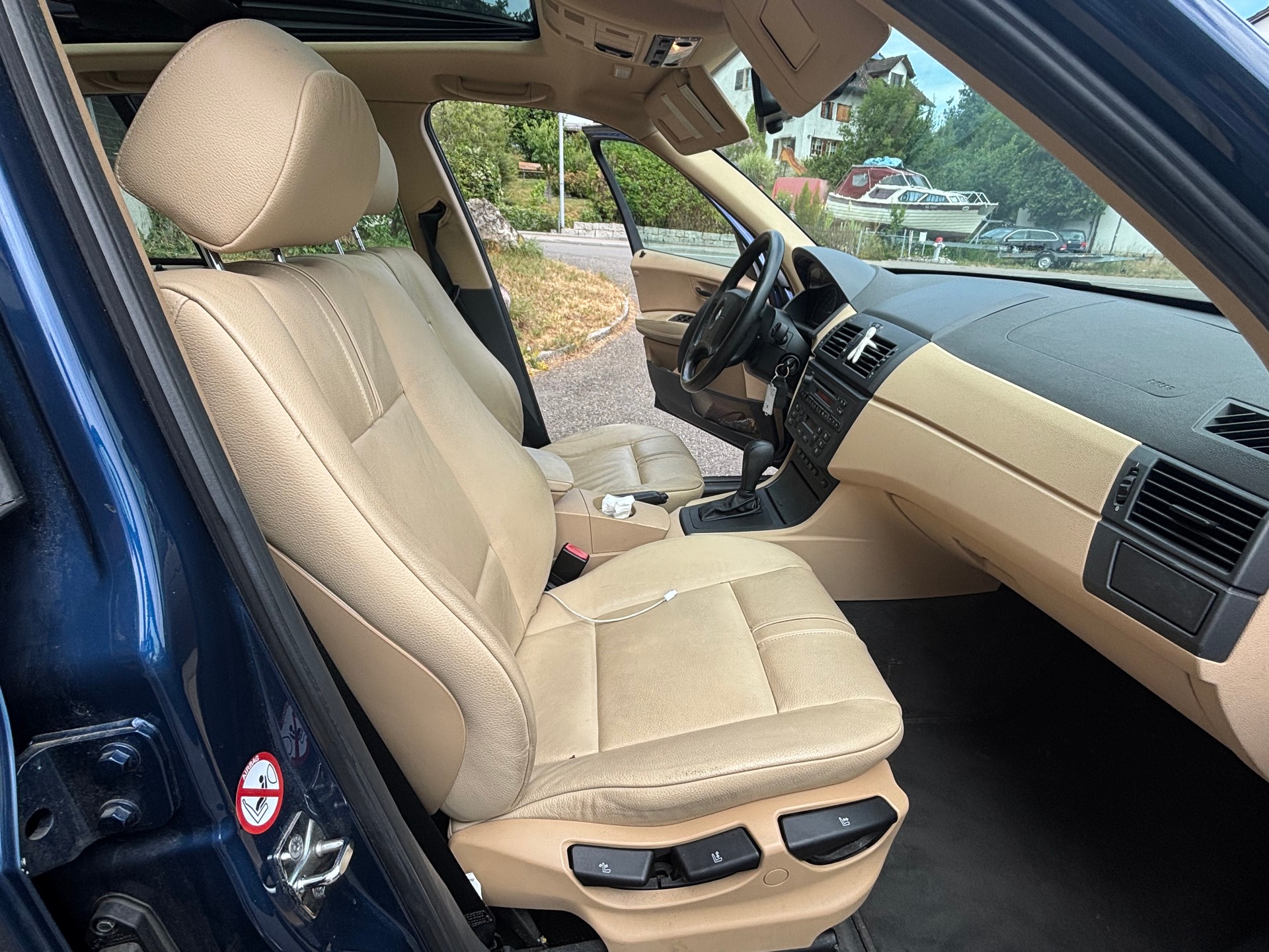 BMW X3 3.0i-image-10