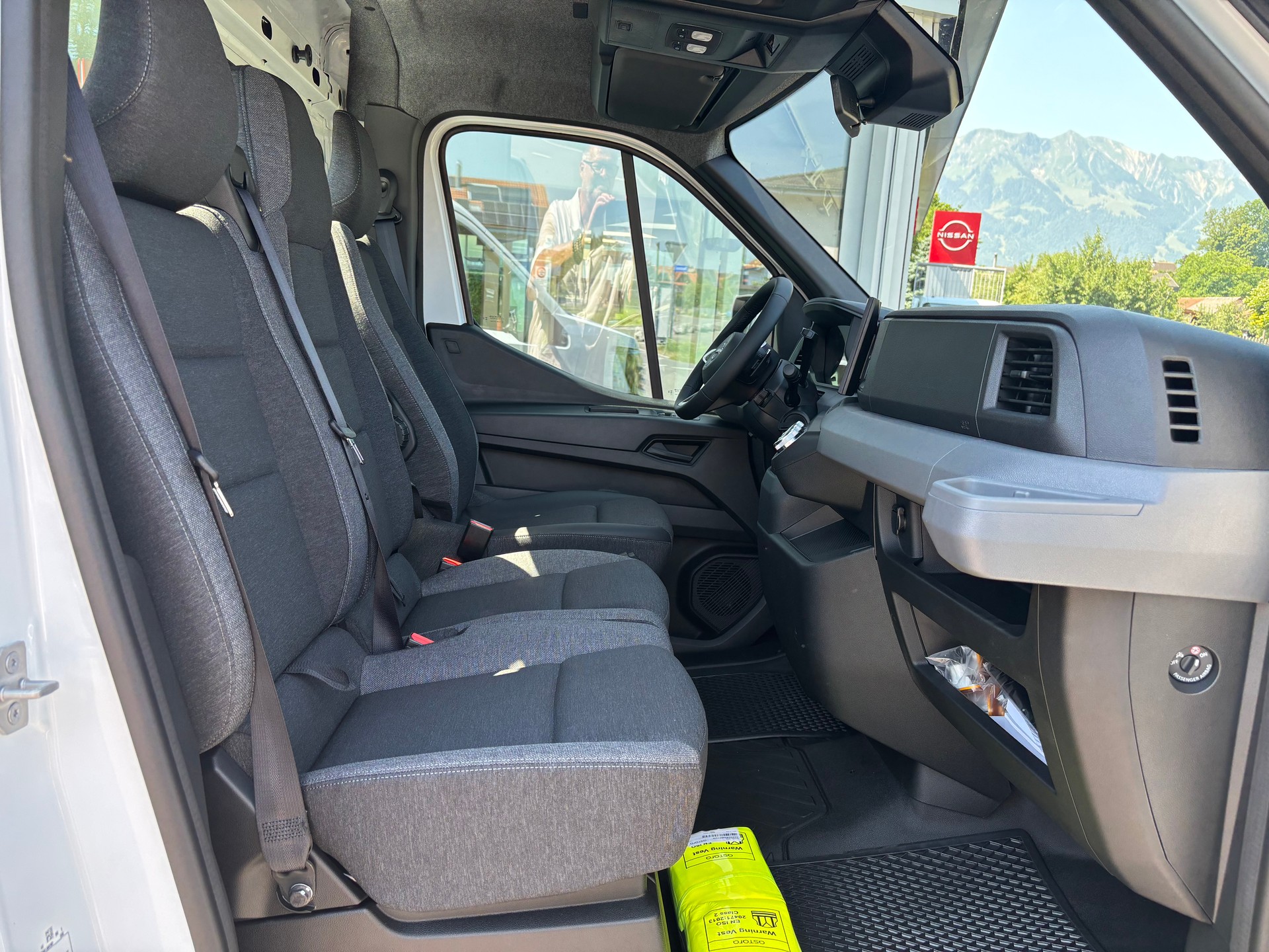 NISSAN Interstar Acenta 150 PS L3H1 9AT-image-4