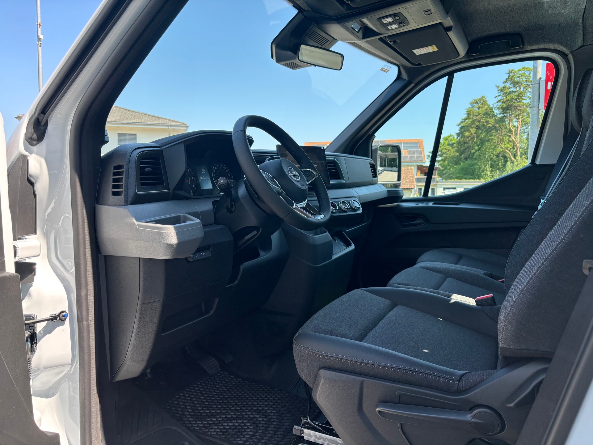 NISSAN Interstar Acenta 150 PS L3H1 9AT-image-5