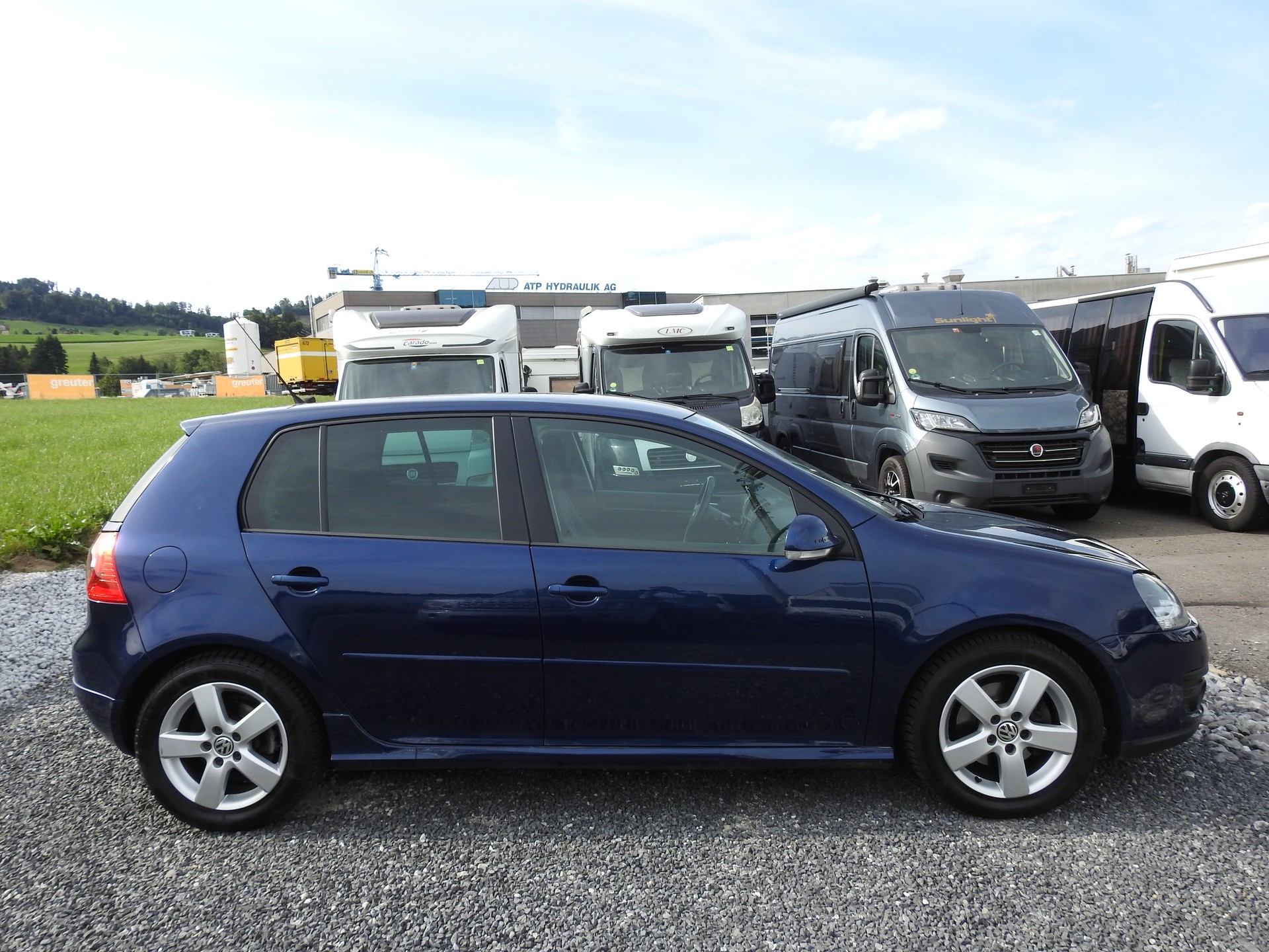 VW Golf 2.0 TDI GT Sport 4Motion-image-6