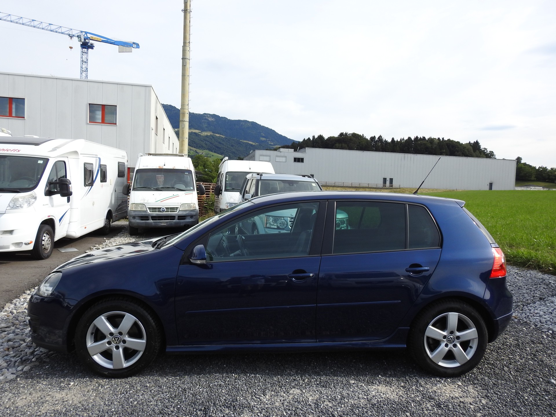 VW Golf 2.0 TDI GT Sport 4Motion-showroom-element-2