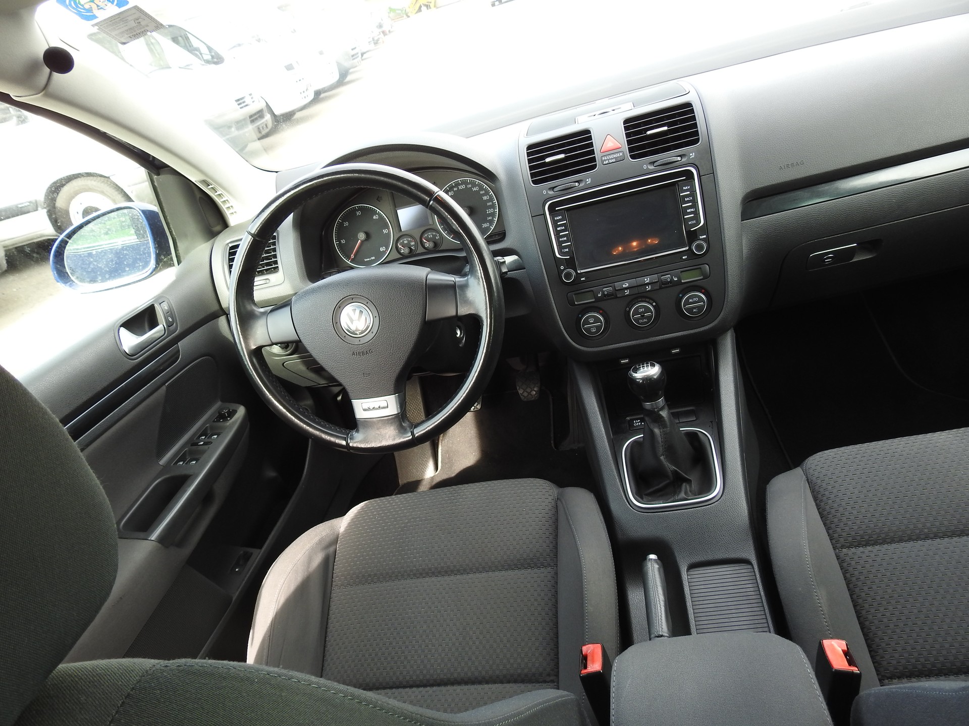 VW Golf 2.0 TDI GT Sport 4Motion-image-19