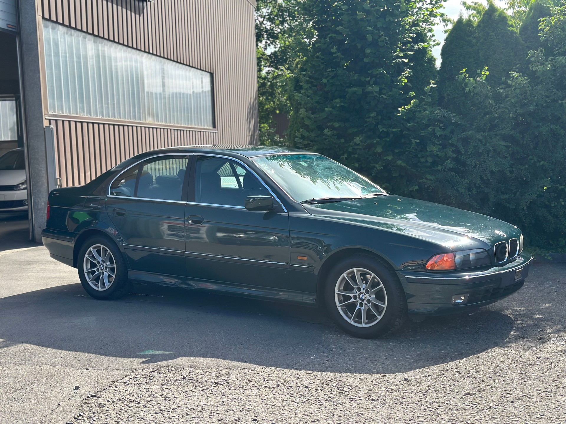 BMW 528i Automat-image-1