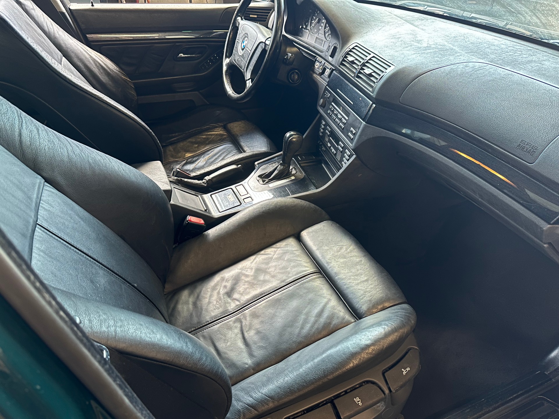 BMW 528i Automat-image-9