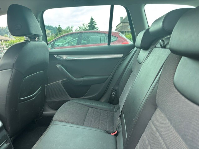 SKODA Octavia Combi 2.0 TDI Ambition 4x4 DSG-image-4