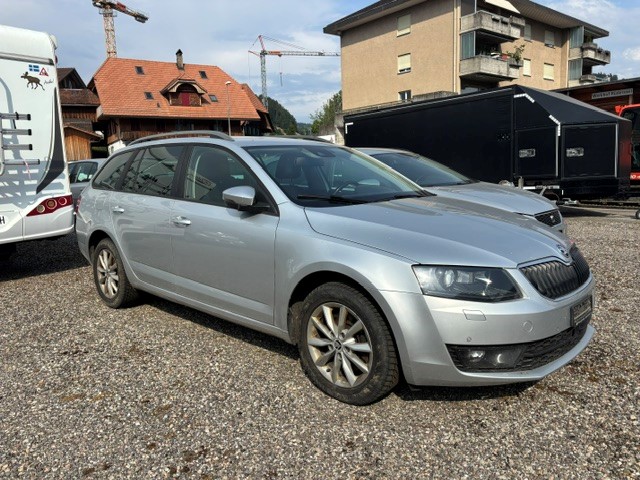 SKODA Octavia Combi 2.0 TDI Ambition 4x4 DSG-showroom-element-1