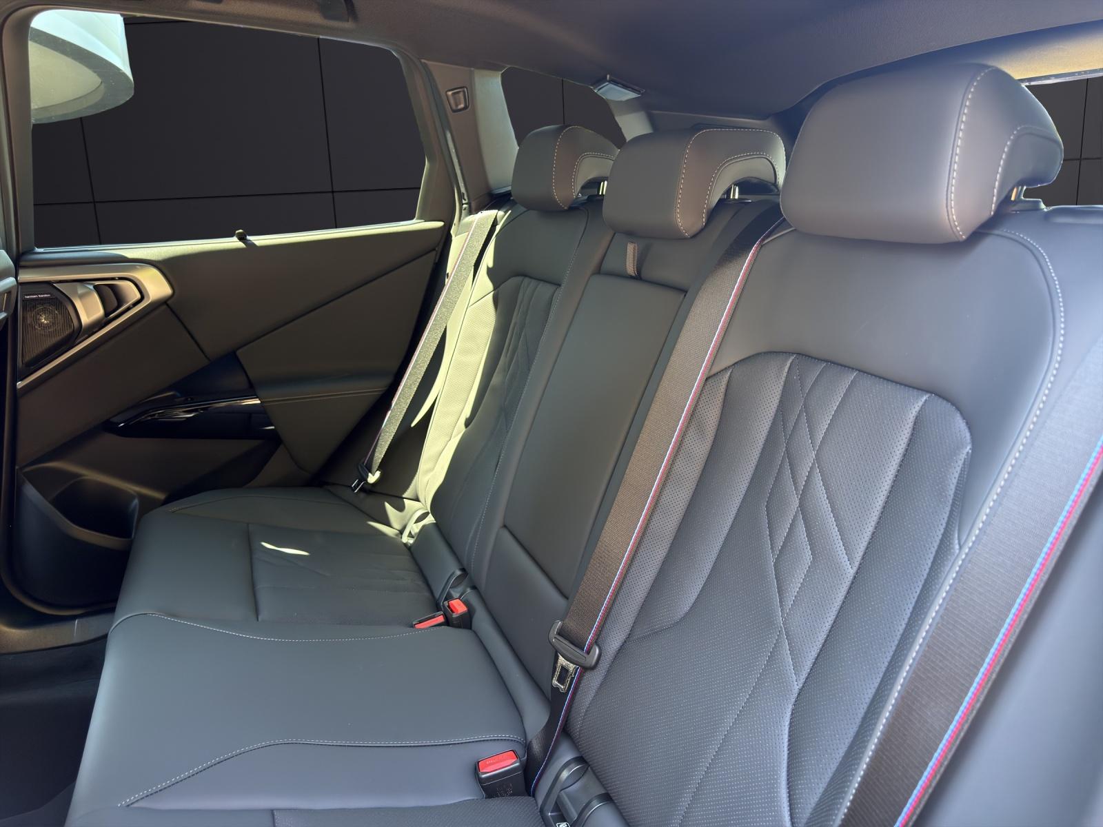 BMW X3 M50i-image-13