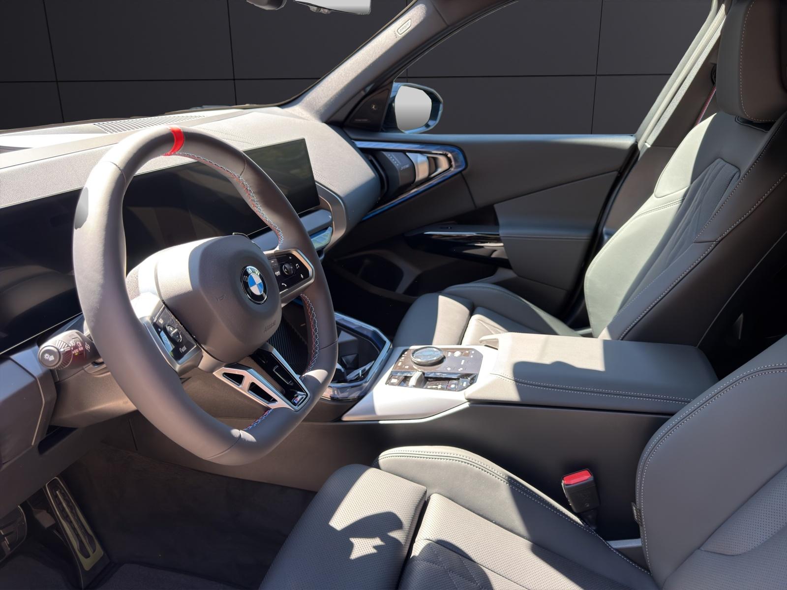 BMW X3 M50i-showroom-element-1