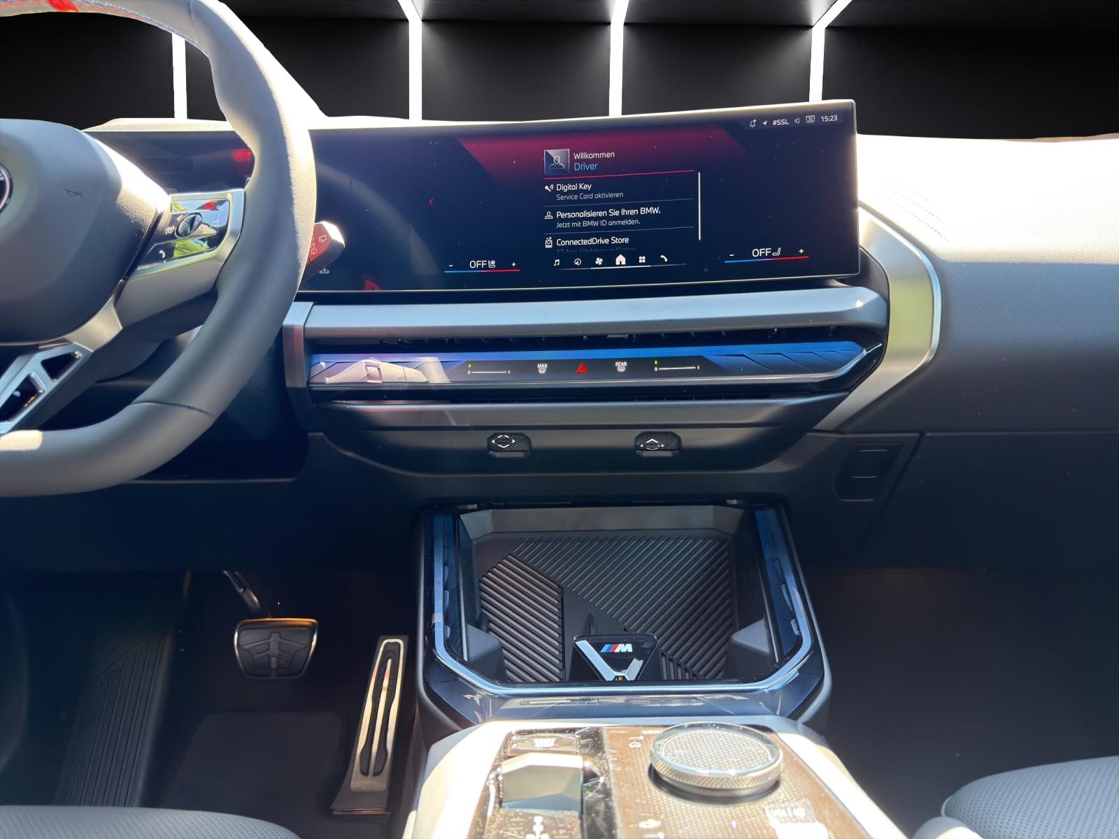 BMW X3 M50i-image-12