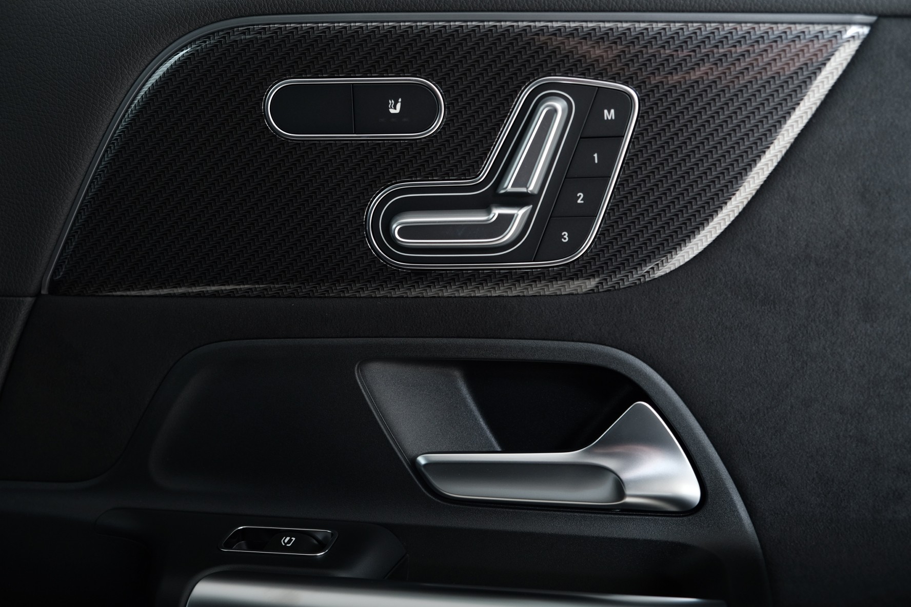 MERCEDES-BENZ GLA 250 4Matic 8G-DCT Swiss Star-image-10