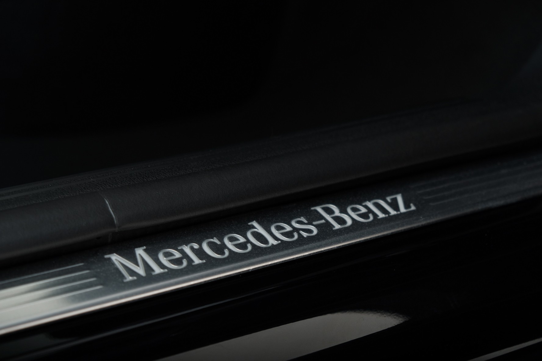MERCEDES-BENZ GLA 250 4Matic 8G-DCT Swiss Star-image-12
