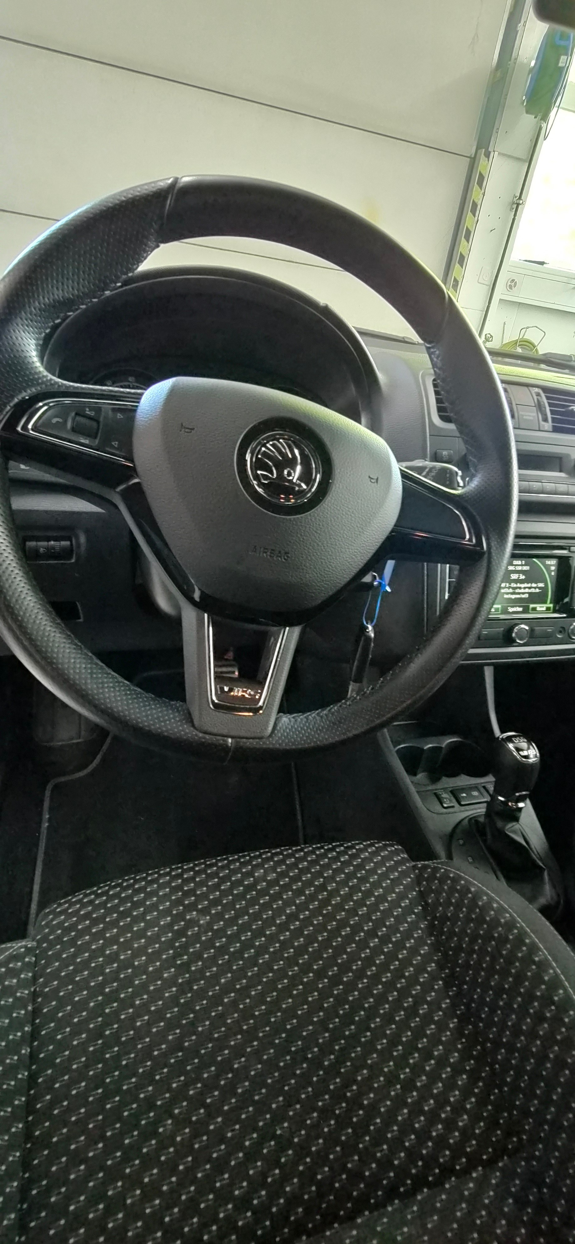 SKODA Fabia 1.4 TSI RS DSG-image-5