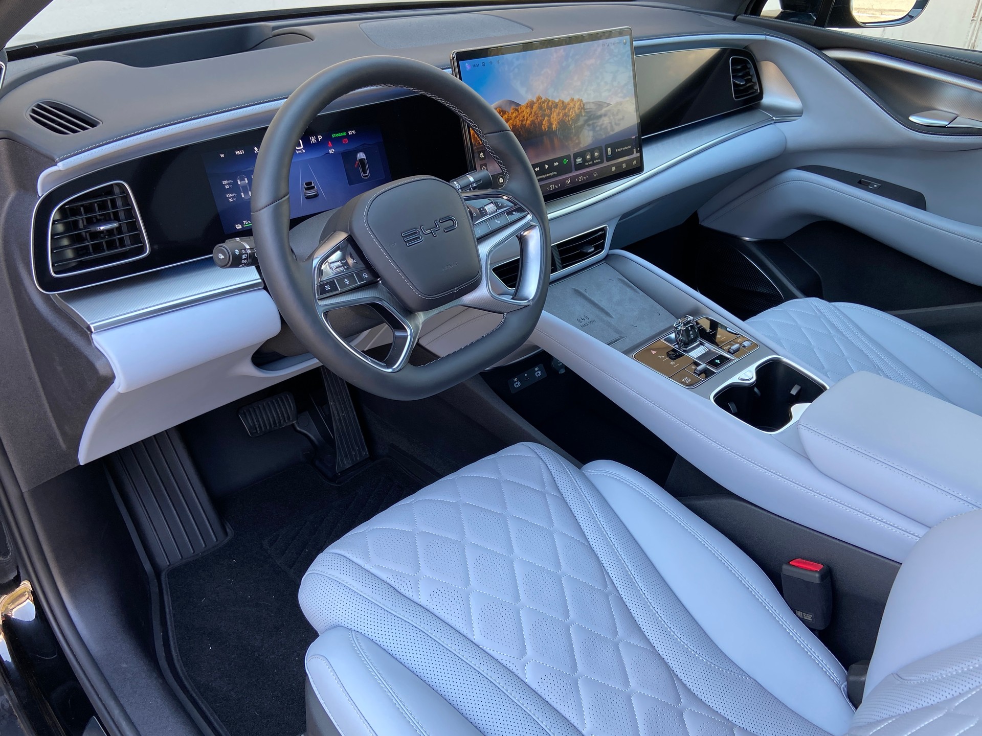 BYD Sealion 7 91,3 kWh Excellence AWD-showroom-element-3