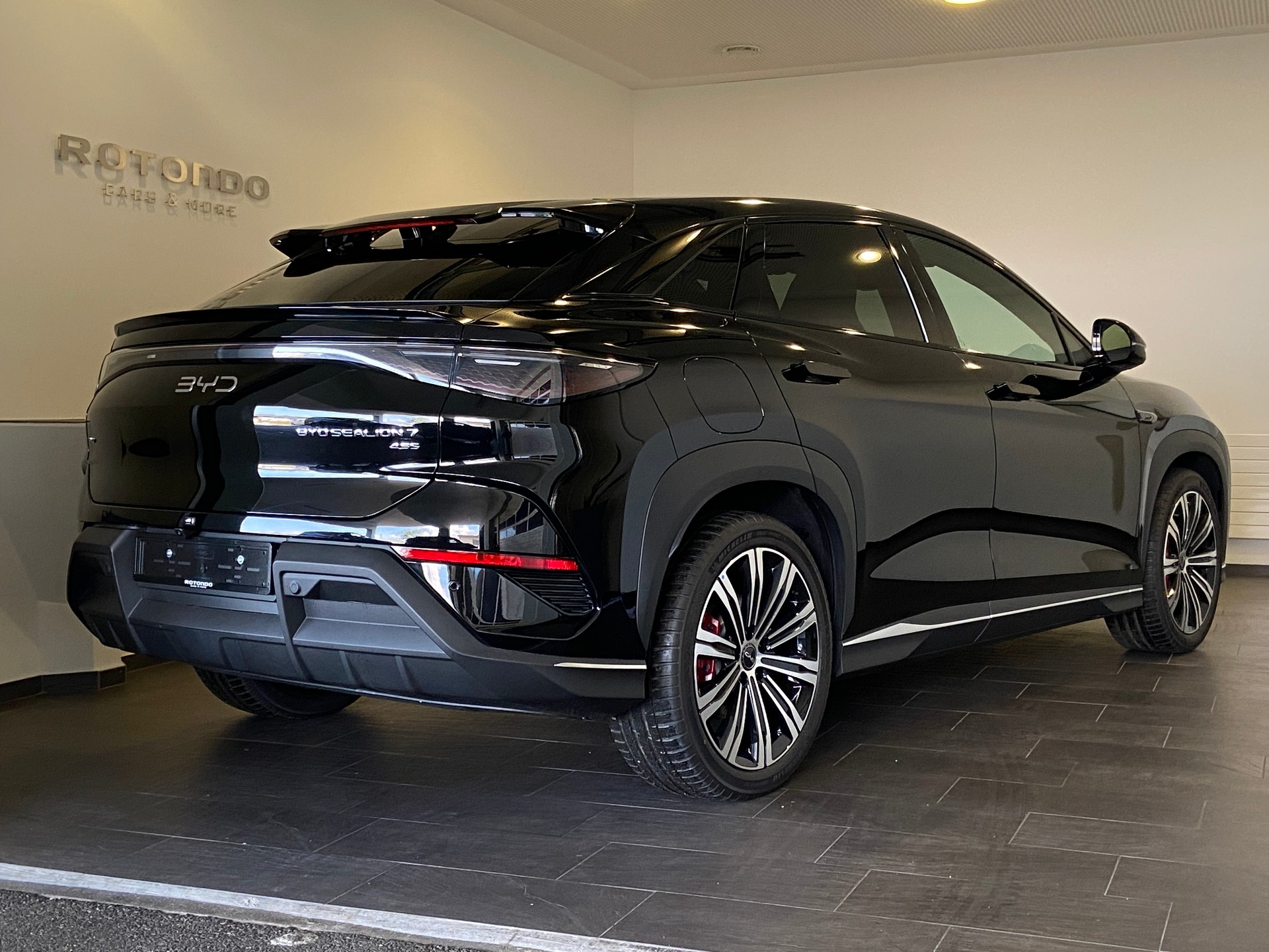 BYD Sealion 7 91,3 kWh Excellence AWD-showroom-element-1