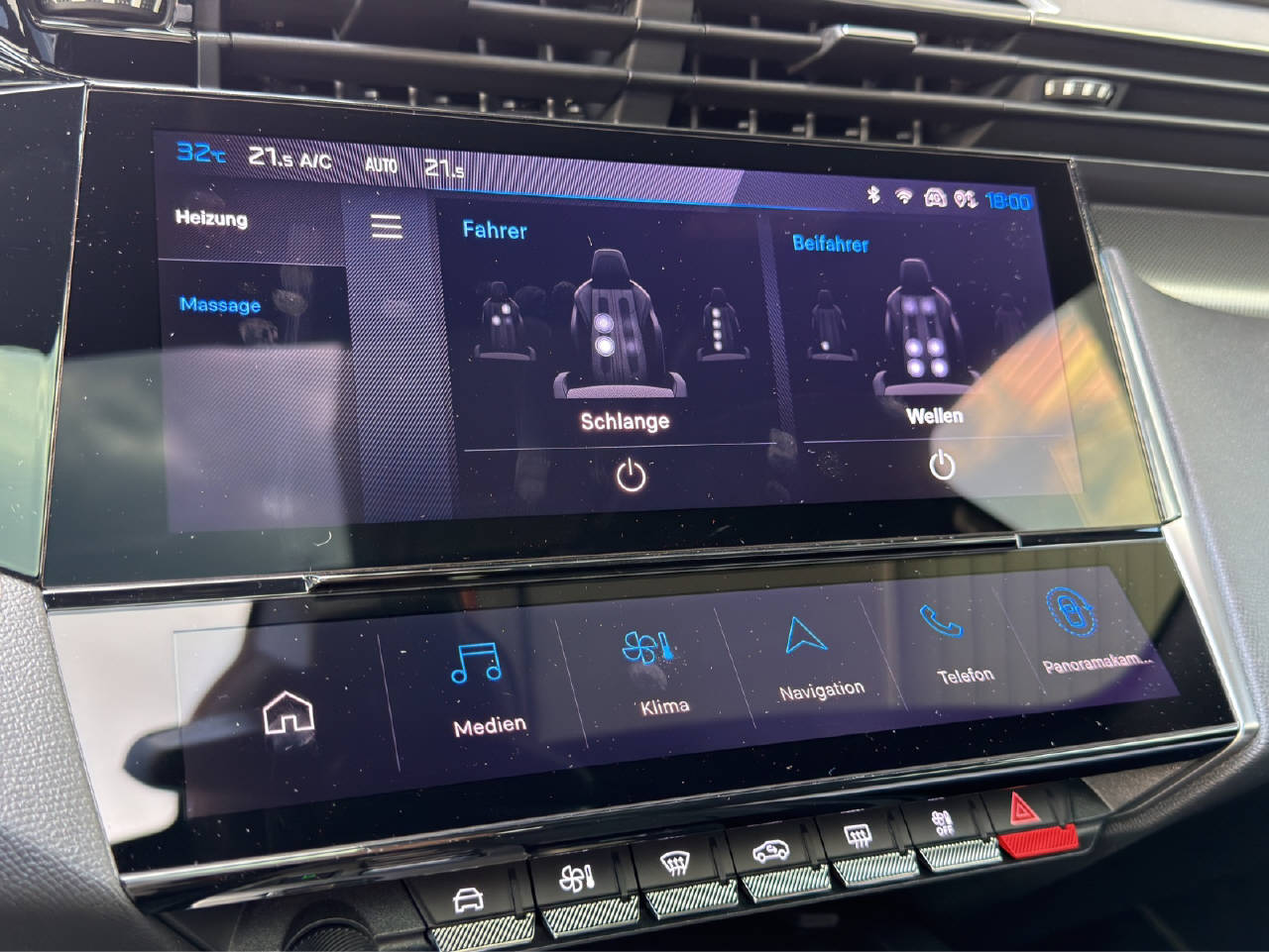 PEUGEOT 308 1.6 PHEV 225 GT Pack-image-18