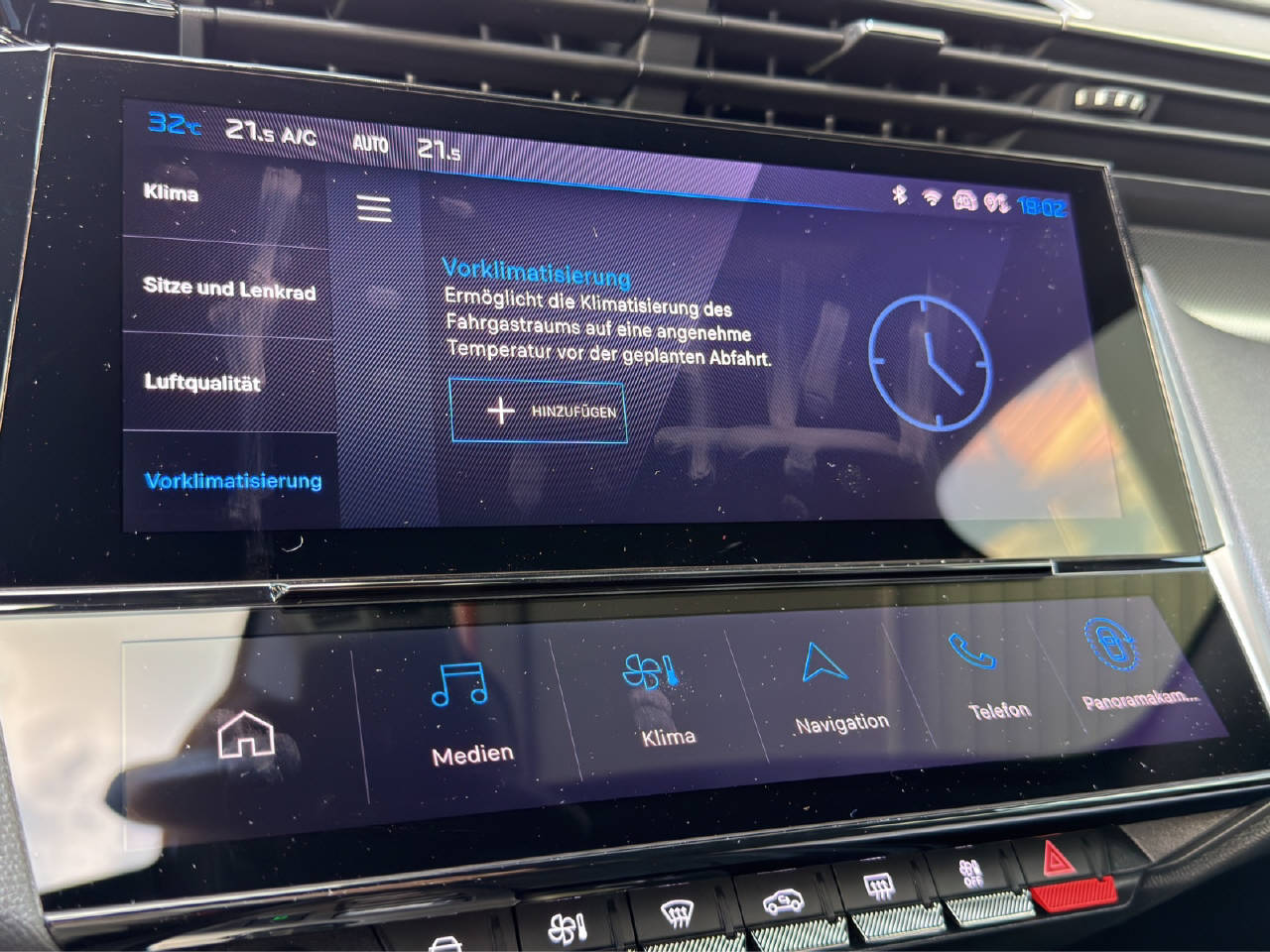 PEUGEOT 308 1.6 PHEV 225 GT Pack-image-15