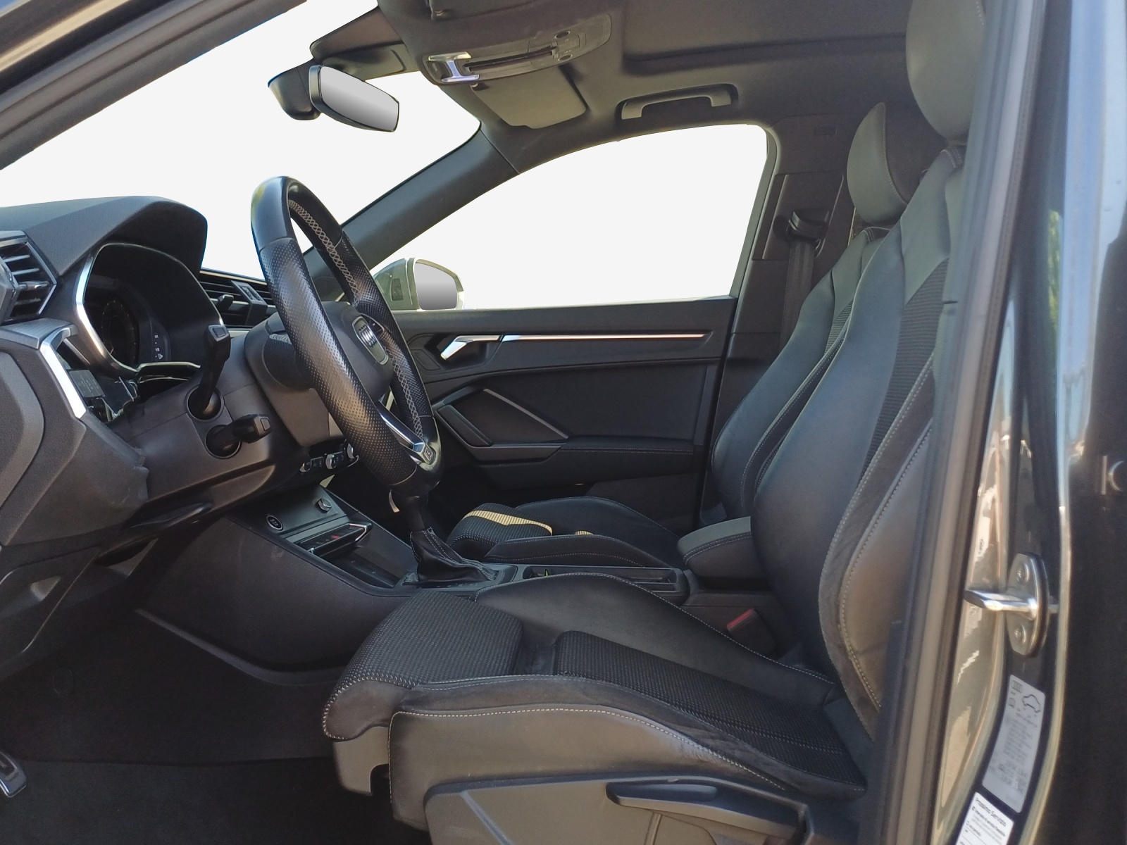 AUDI Q3 45 TFSI e S line S-tronic-image-8