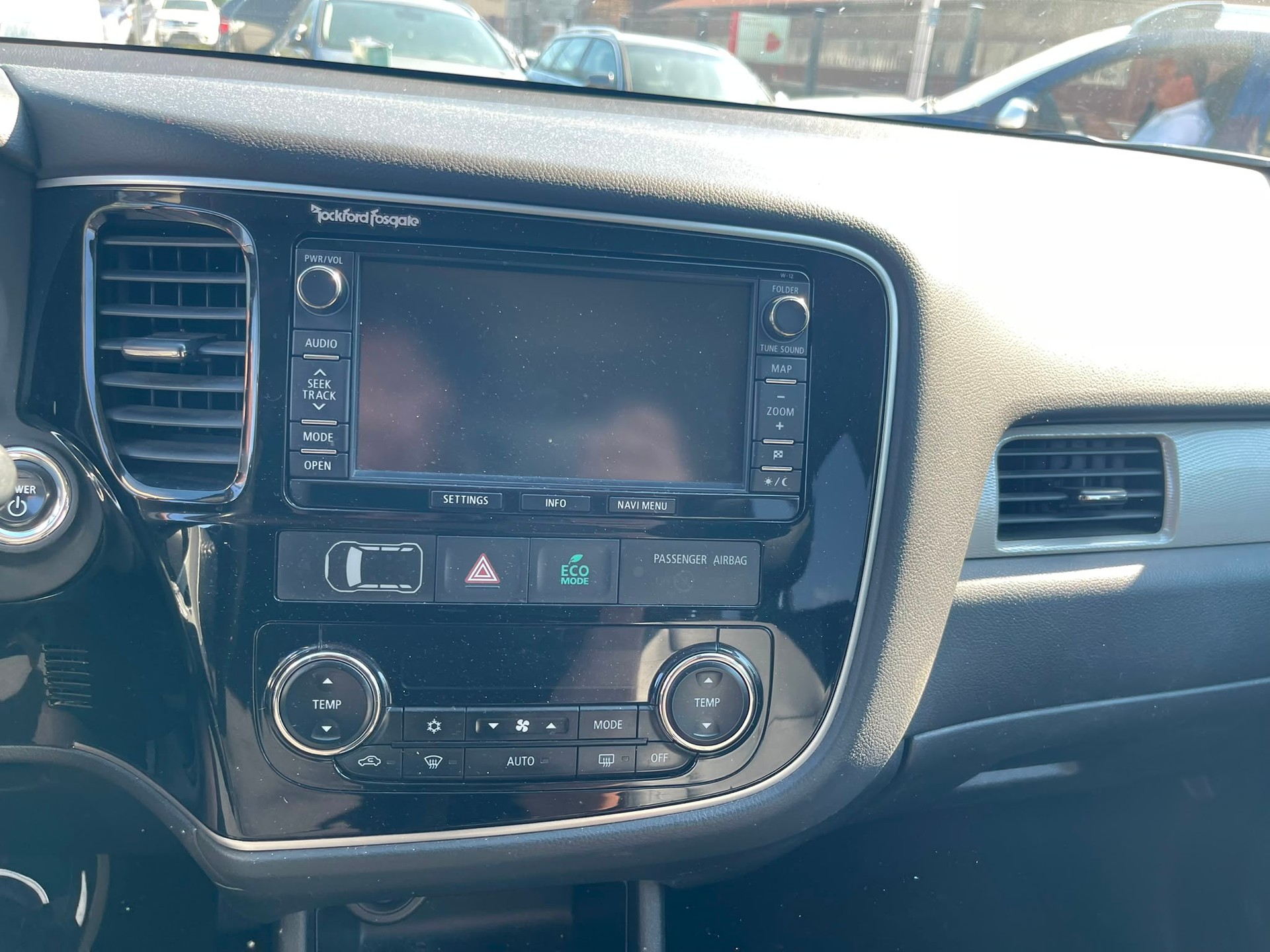 MITSUBISHI Outlander 2.0 PHEV-image-8