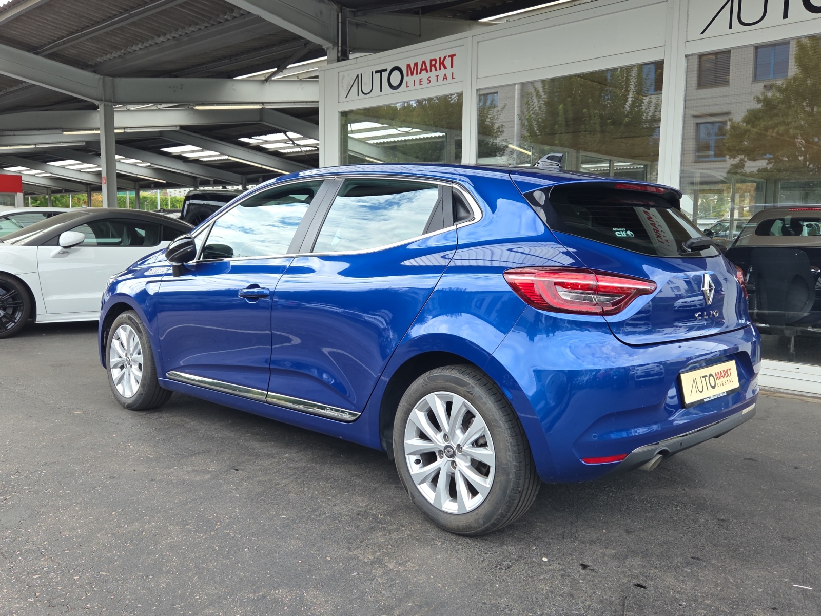RENAULT Clio 1.3 Intens EDC-showroom-element-2