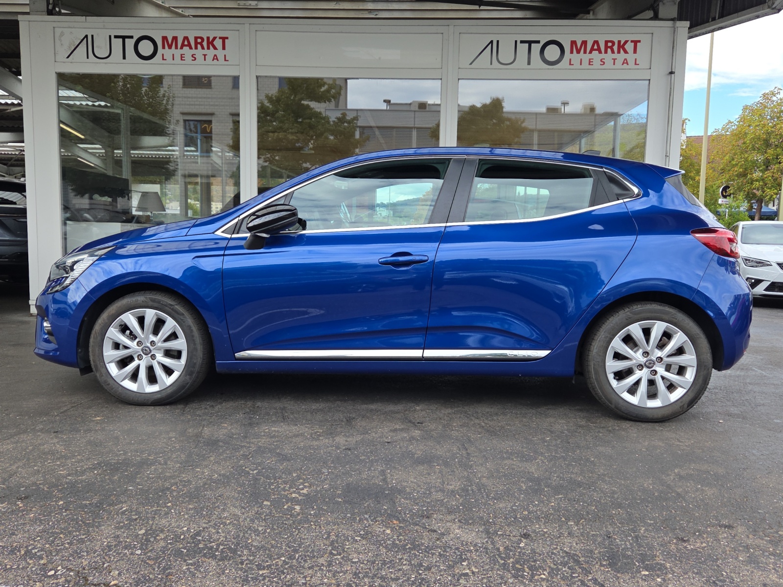 RENAULT Clio 1.3 Intens EDC-showroom-element-1