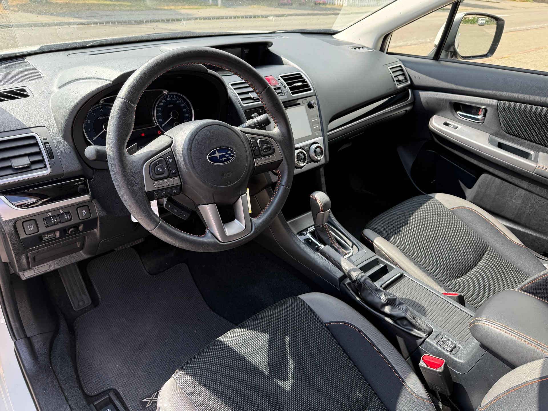 SUBARU XV 2.0 Swiss Two AWD CVT-image-6