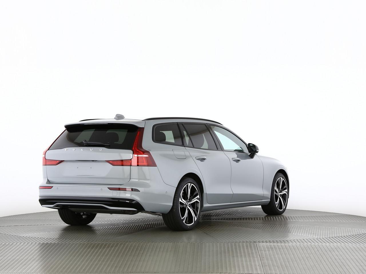 VOLVO V60 2.0 T6 TE Ultra Dark eAWD-showroom-element-3