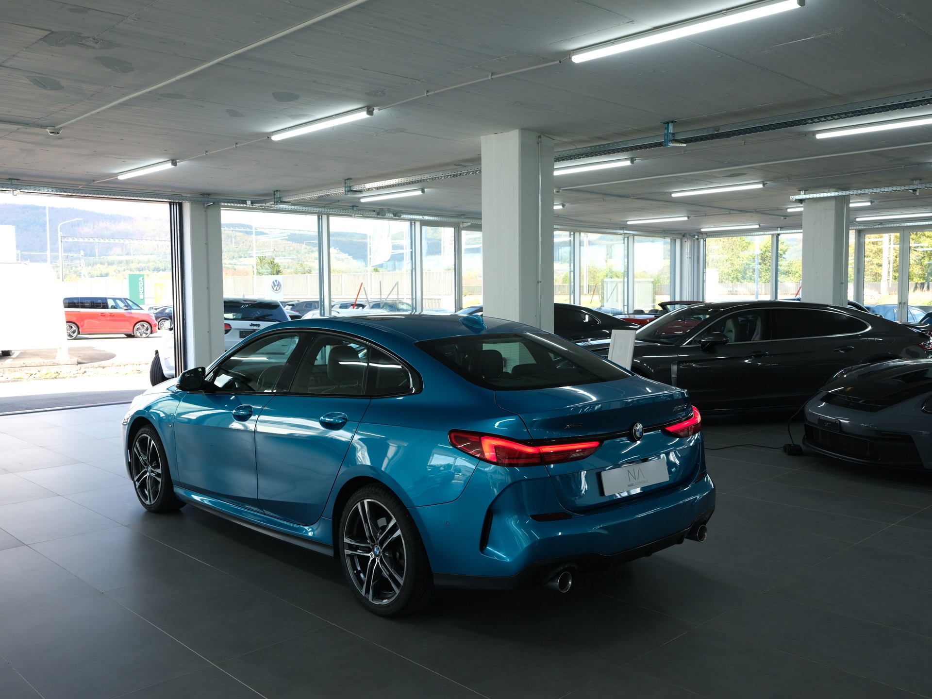 BMW 220d xDrive M Sport Steptronic *Panorama* *M-Sport* *Rückfahrkamera-image-11