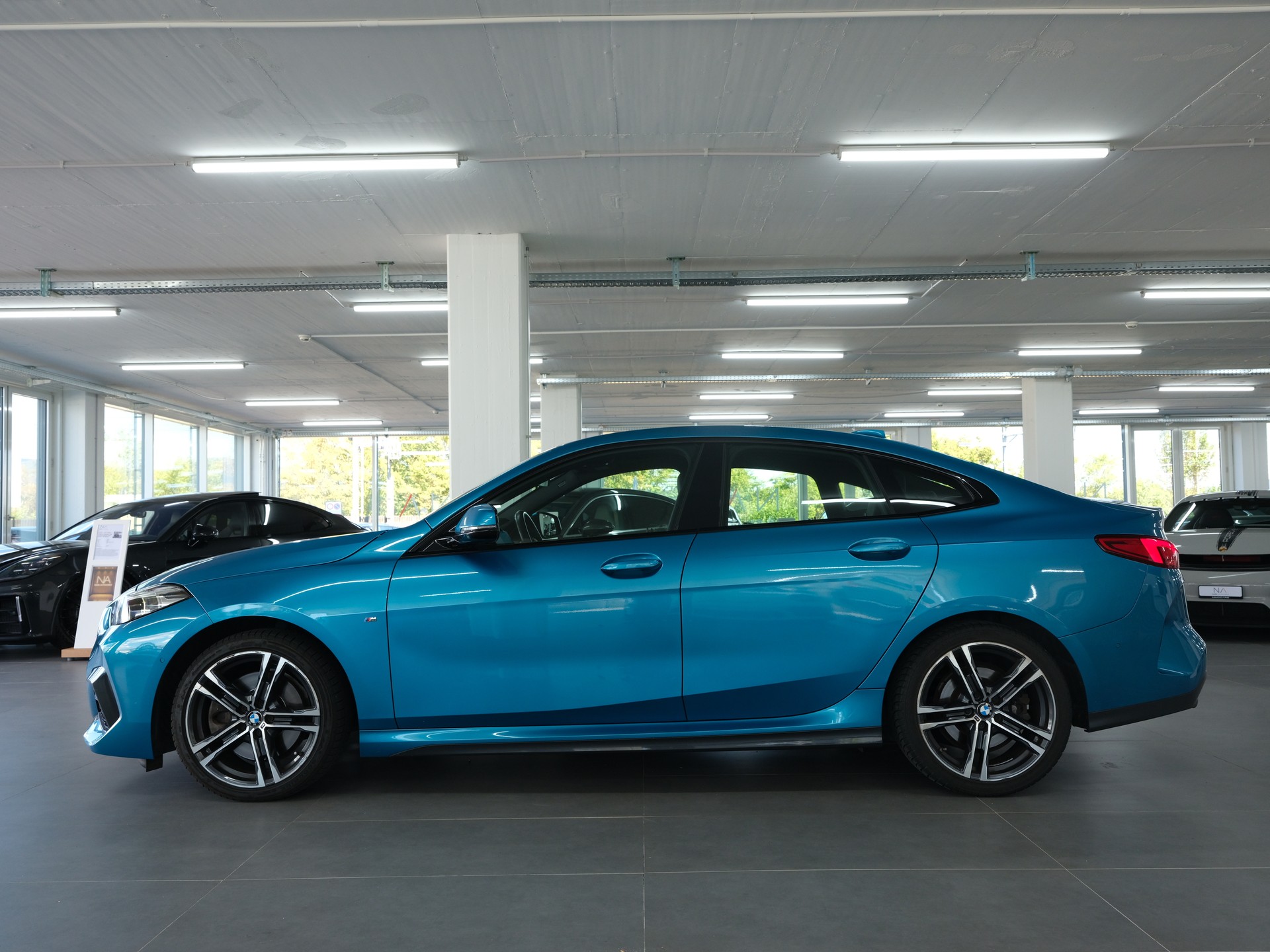 BMW 220d xDrive M Sport Steptronic *Panorama* *M-Sport* *Rückfahrkamera-image-6